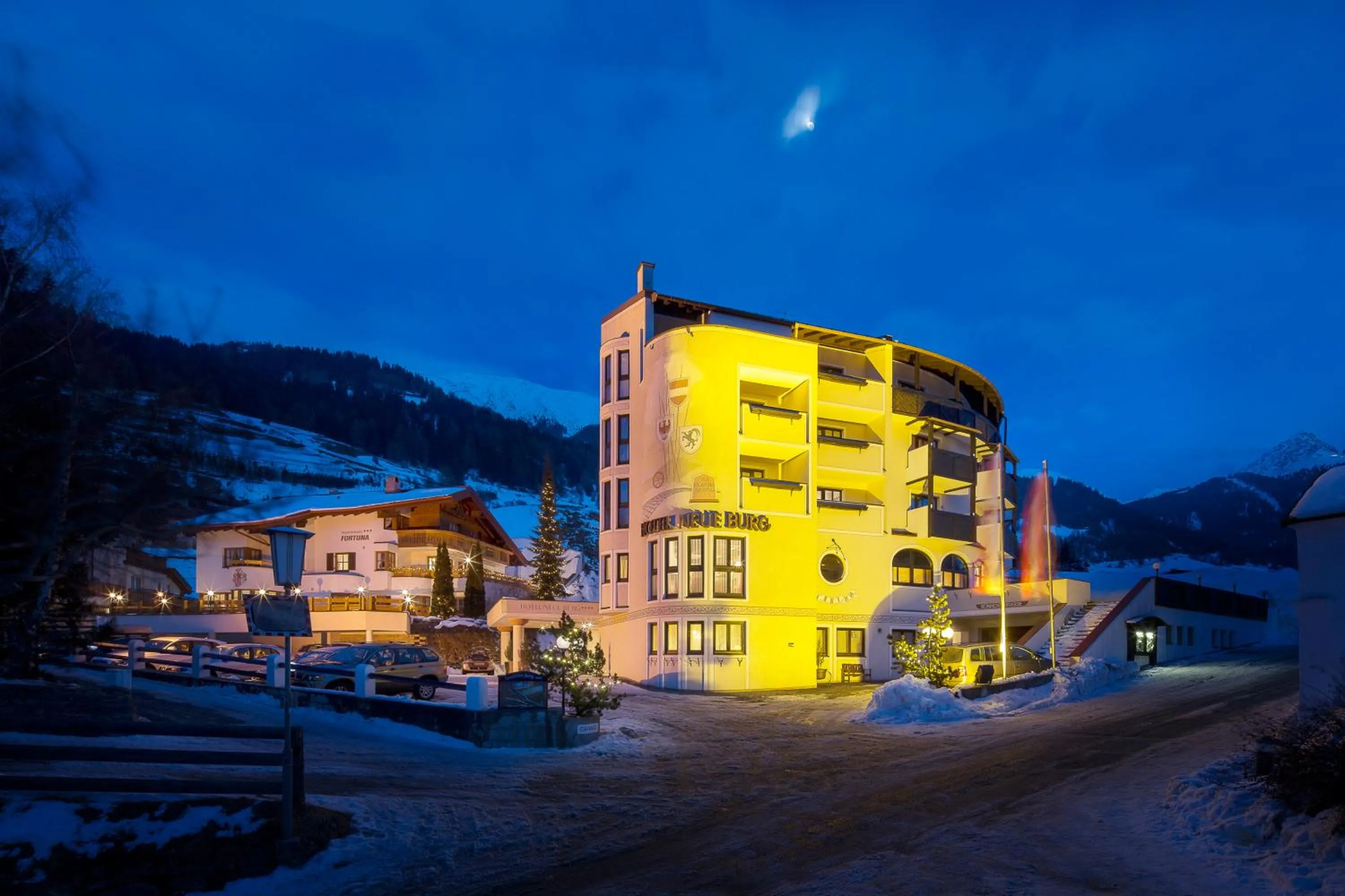 Facade/entrance in Hotel Neue Burg