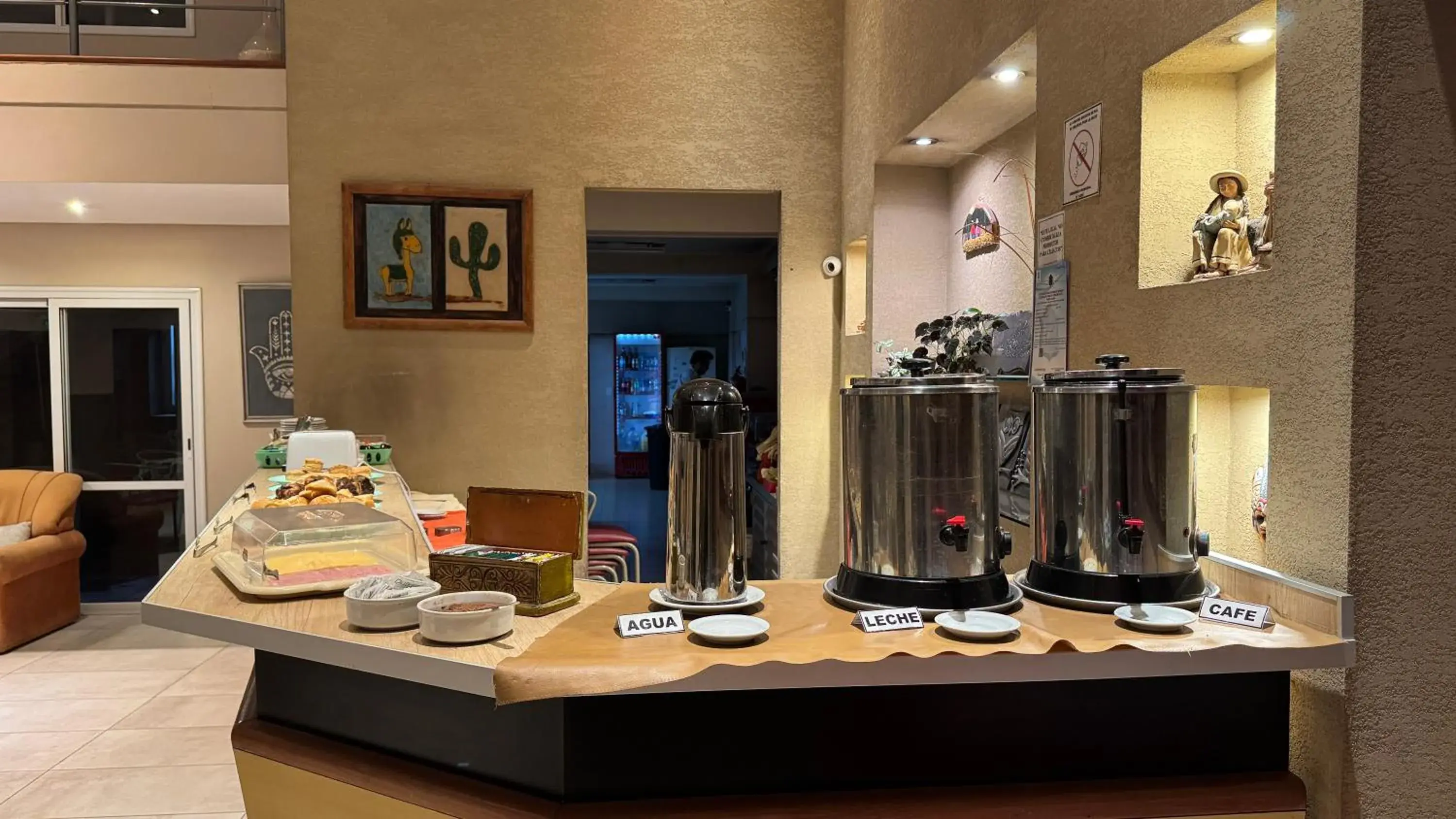 Breakfast in Wilson Hotel Breakfast in Wilson Hotel