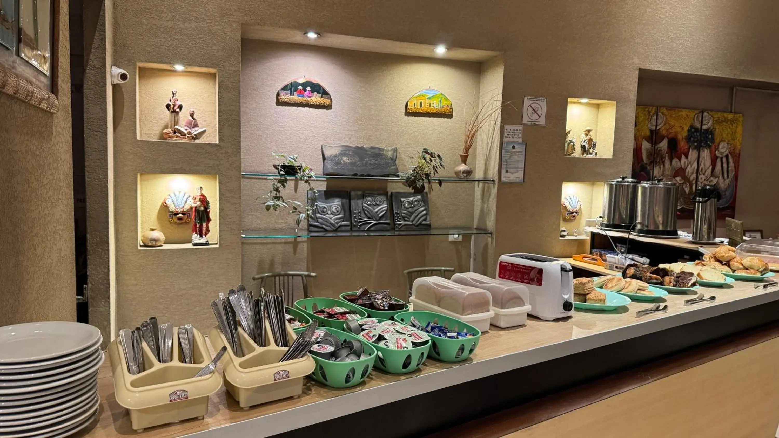 Buffet breakfast in Wilson Hotel Buffet breakfast in Wilson Hotel