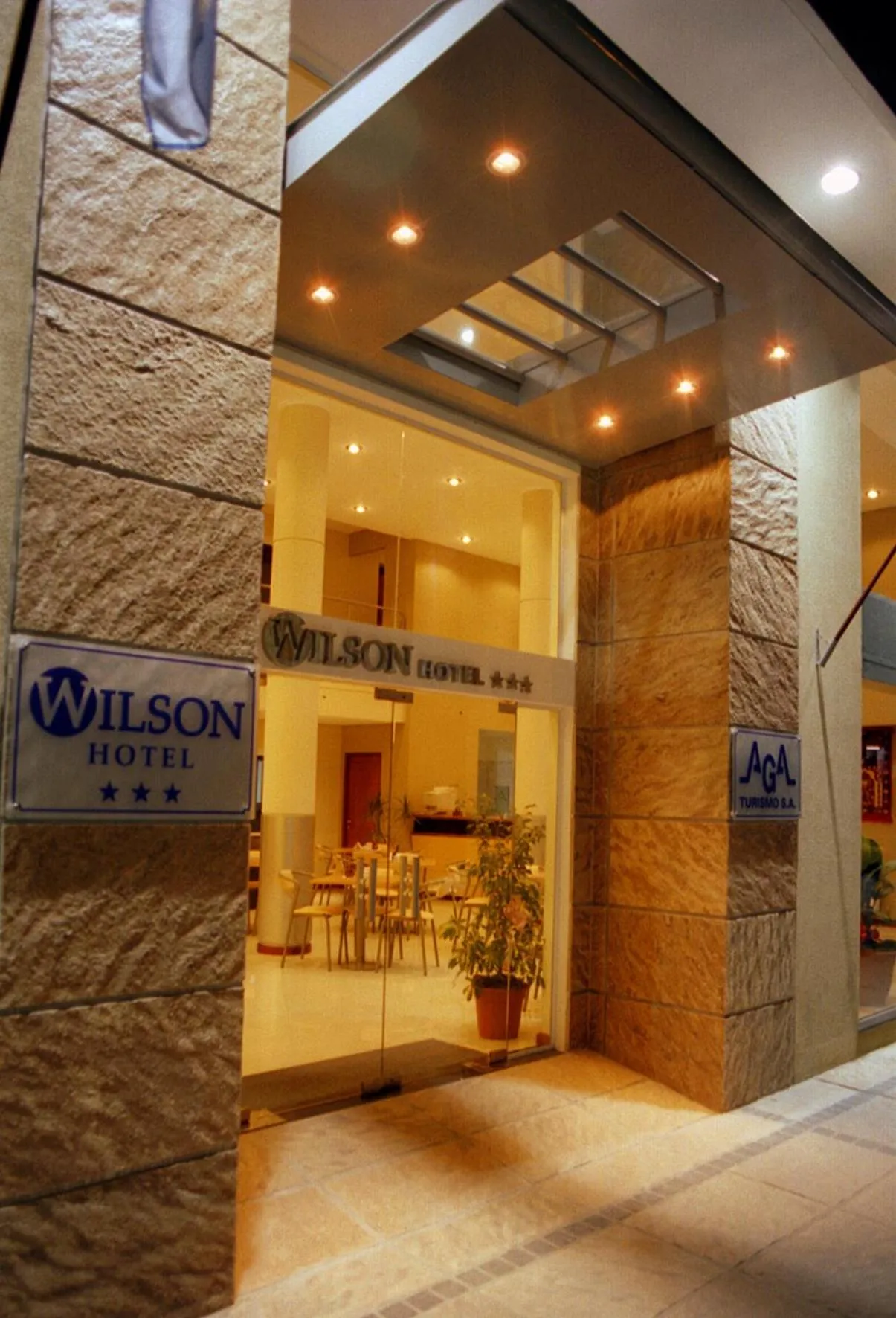 Facade/entrance in Wilson Hotel