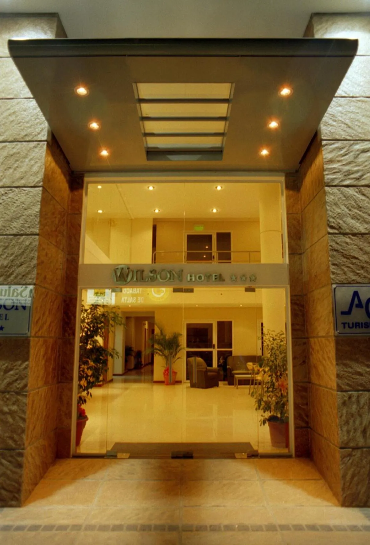 Facade/entrance in Wilson Hotel