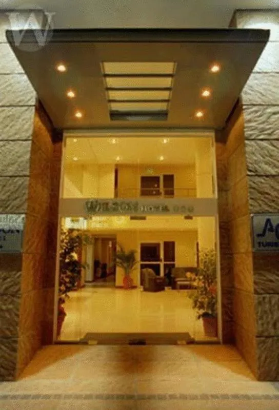 Facade/entrance in Wilson Hotel