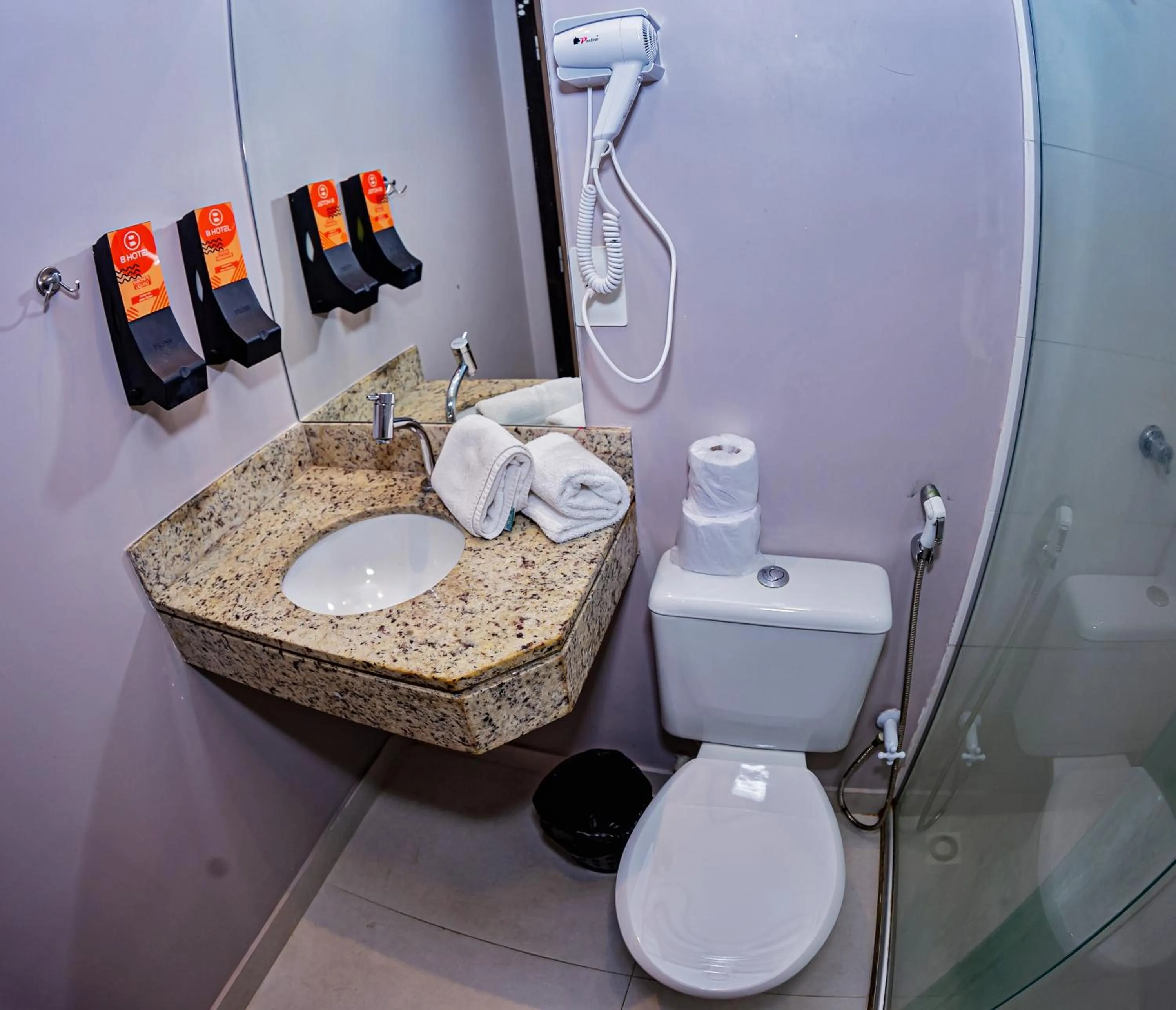 Shower in B Hotel Salvador