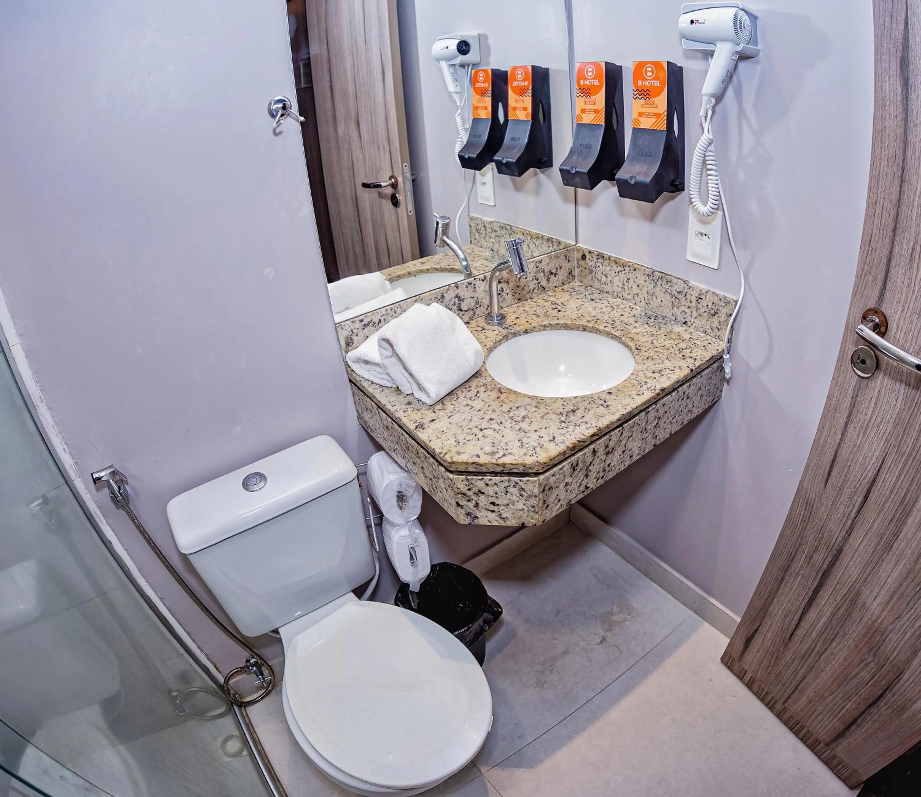 Shower in B Hotel Salvador