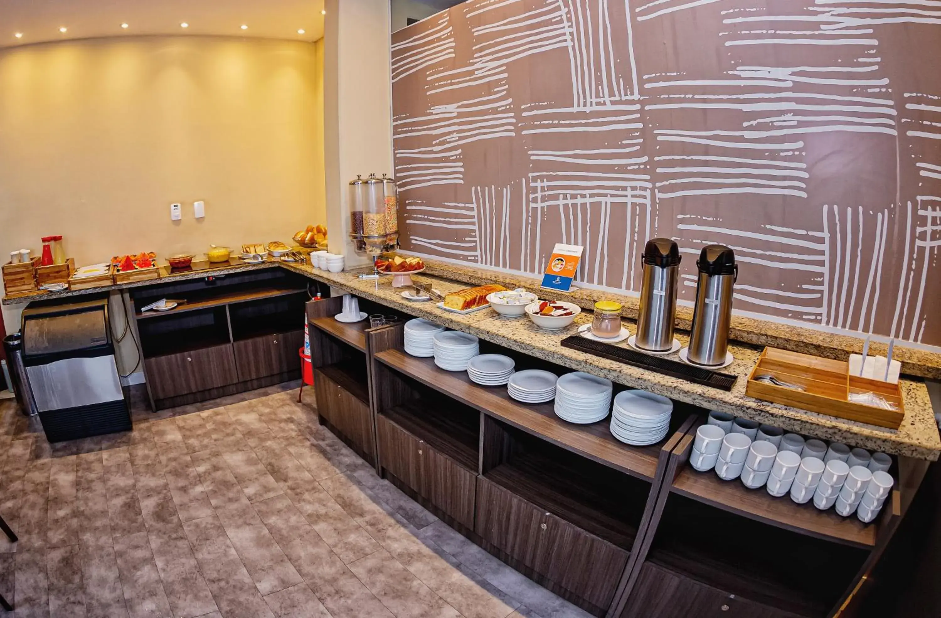 Restaurant/places to eat in B Hotel Salvador Restaurant/places to eat in B Hotel Salvador