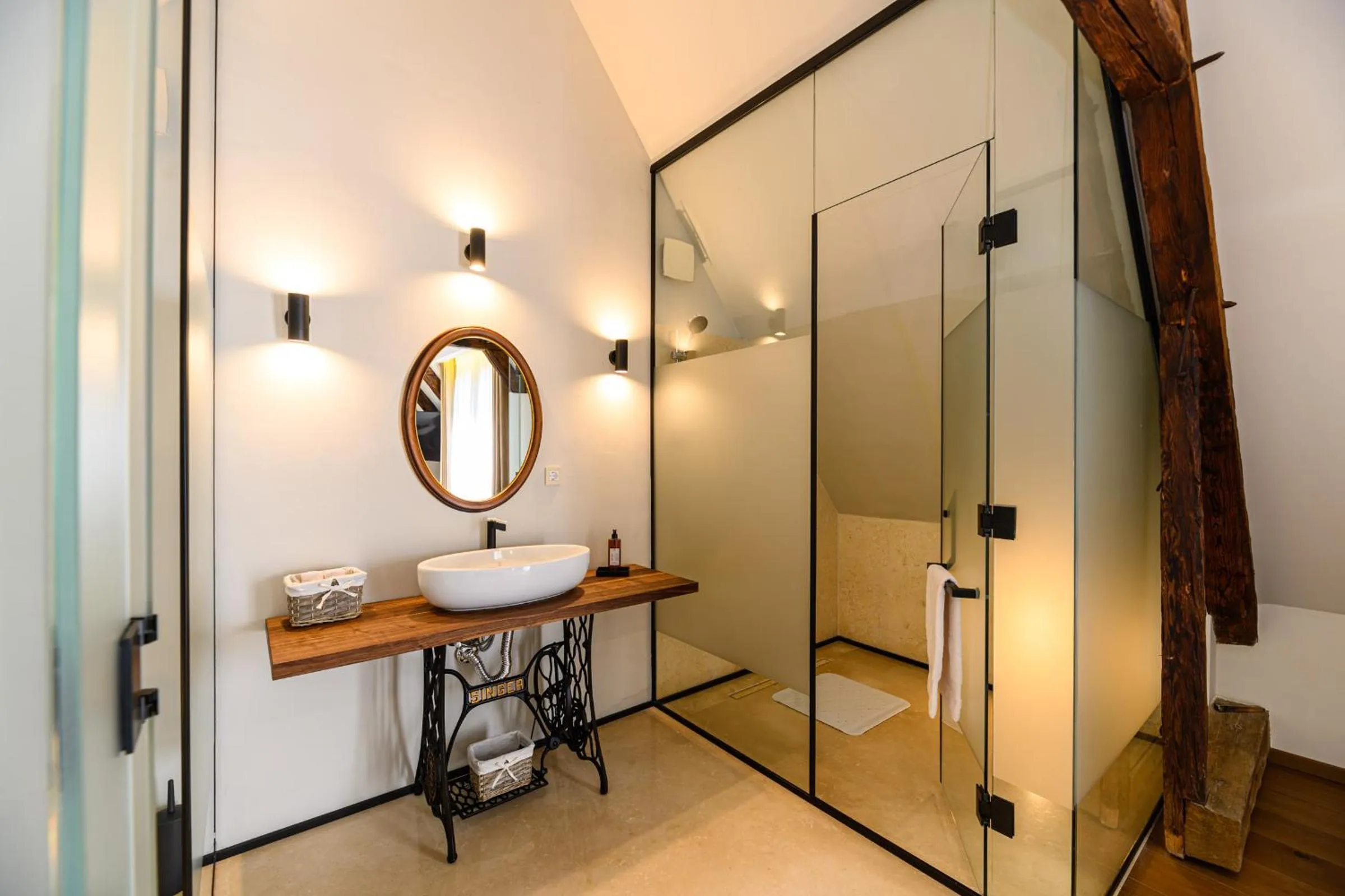 Casa Albert Boutique & Restaurant