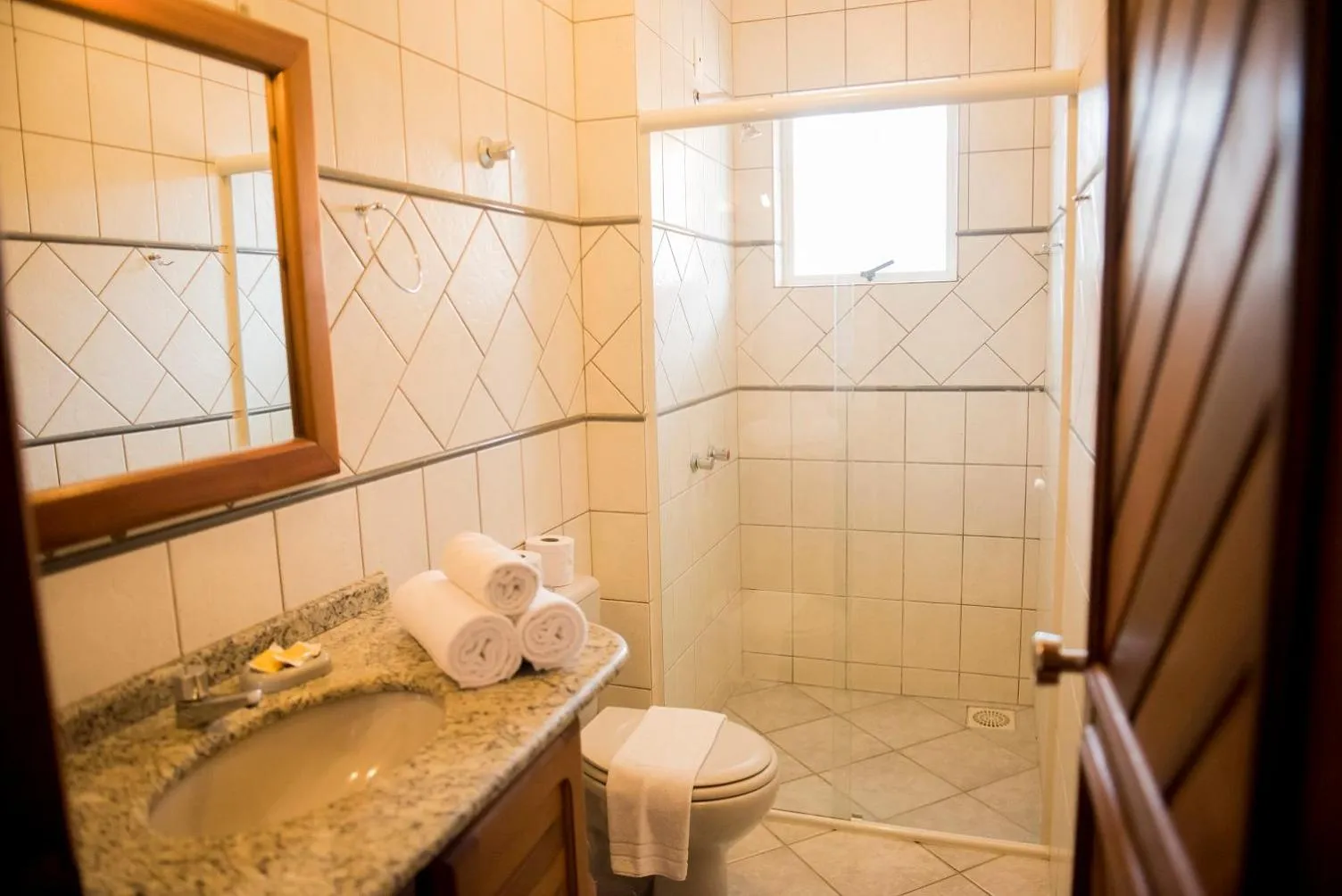 Shower in HANNA San Diego Apart Hotel