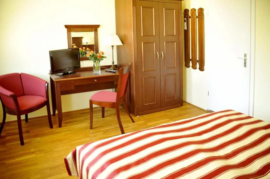 TV and multimedia, Bed in Hotel Störtebeker