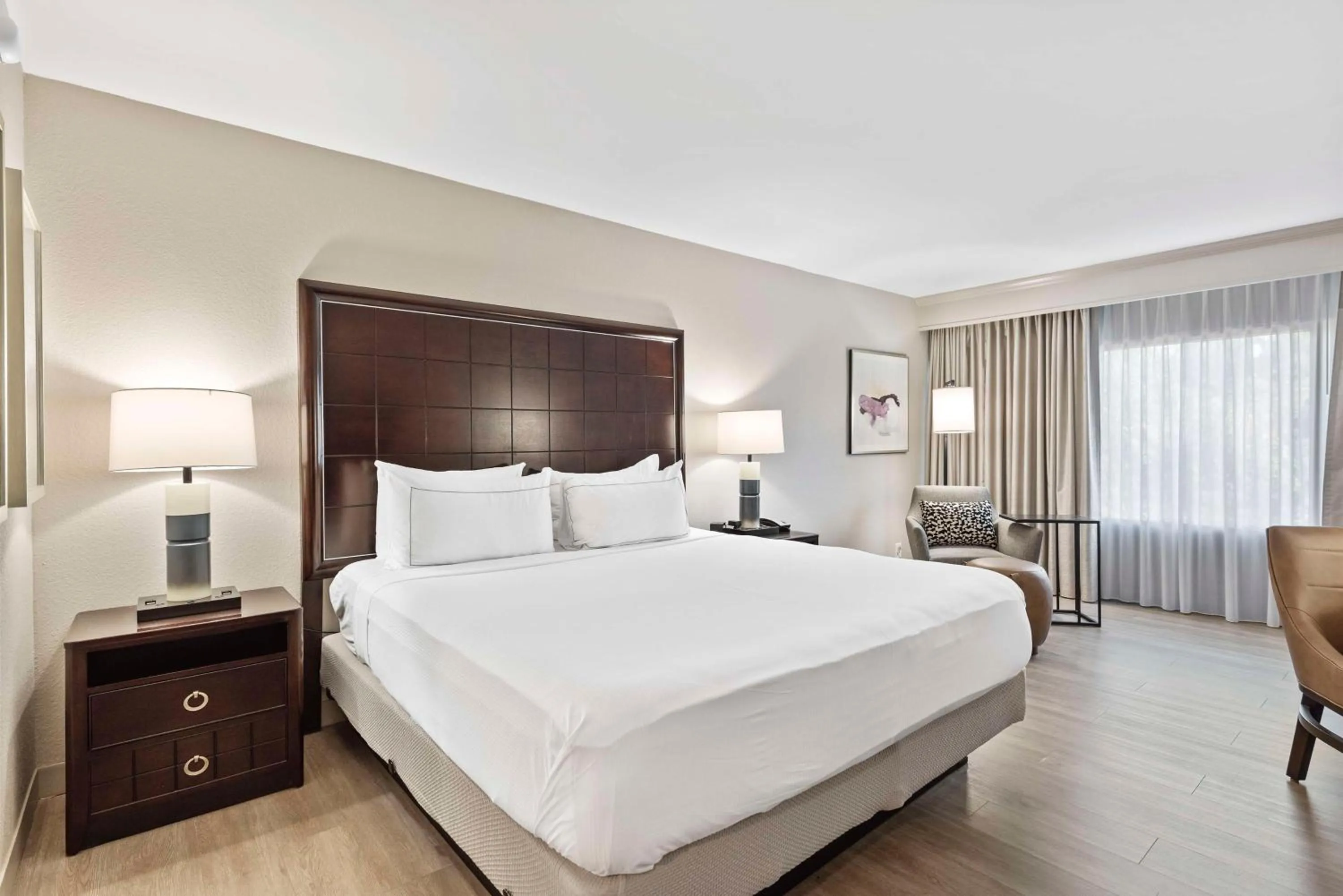 Bed in DoubleTree by Hilton Columbus