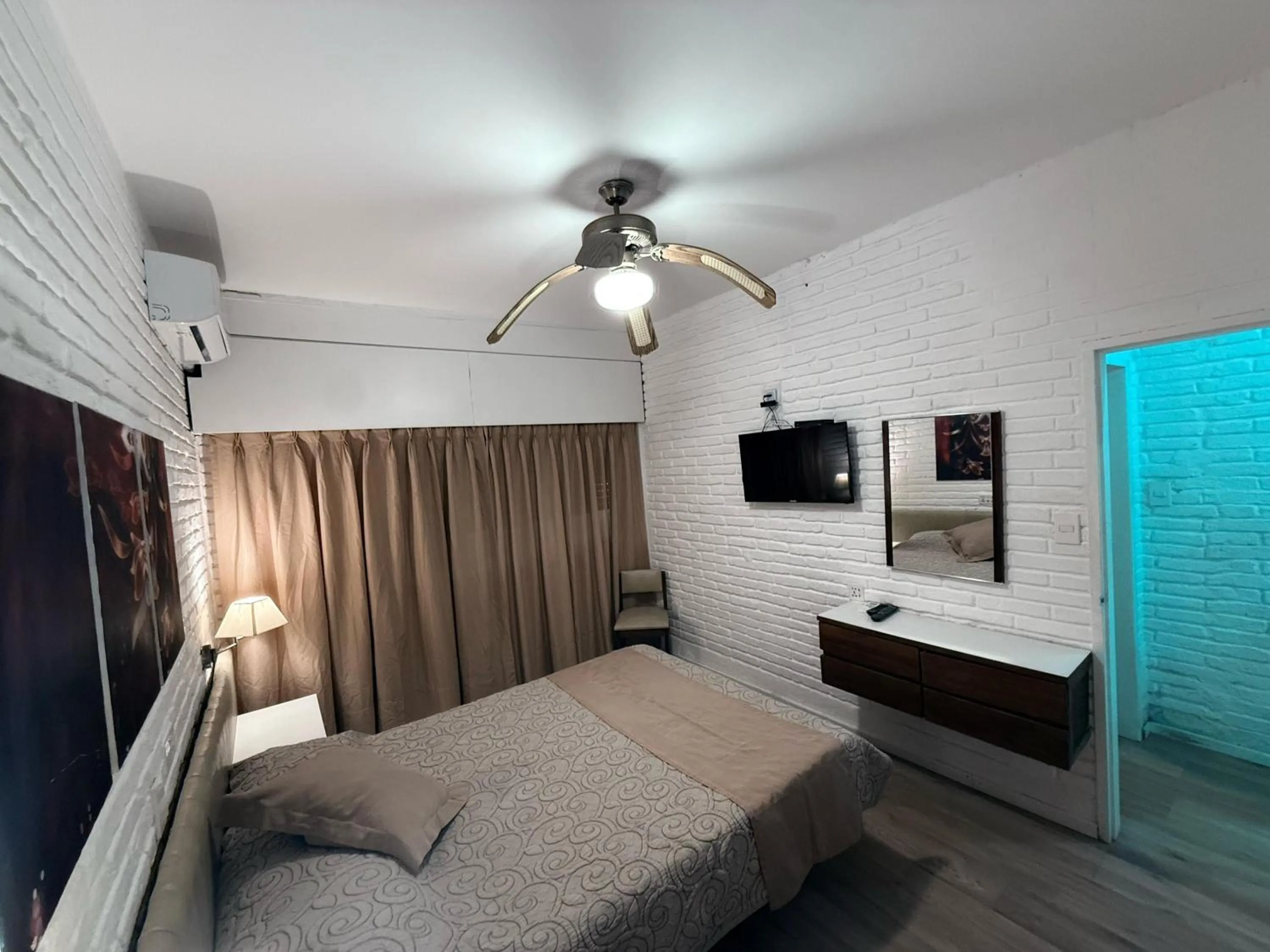 Bed in Punta del Este Shelton Hotel