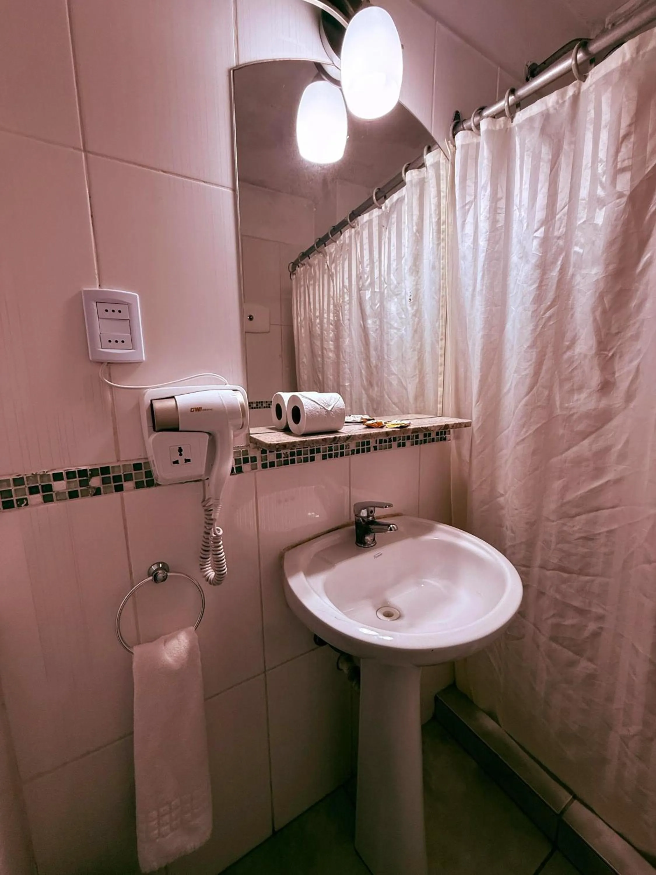 Shower in Punta del Este Shelton Hotel