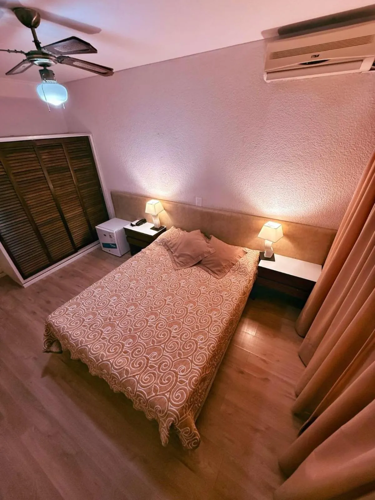 Bed in Punta del Este Shelton Hotel