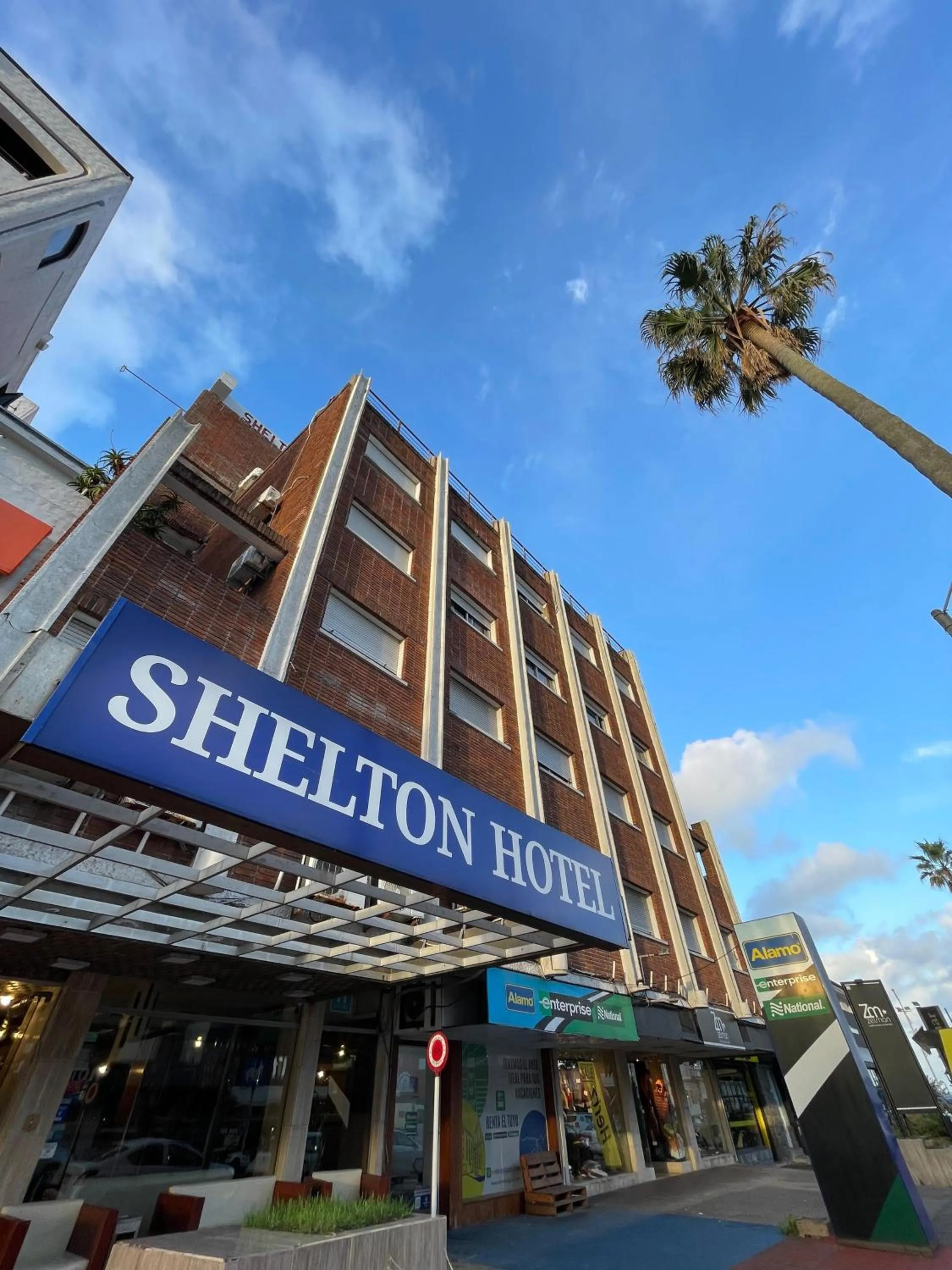 Property building in Punta del Este Shelton Hotel