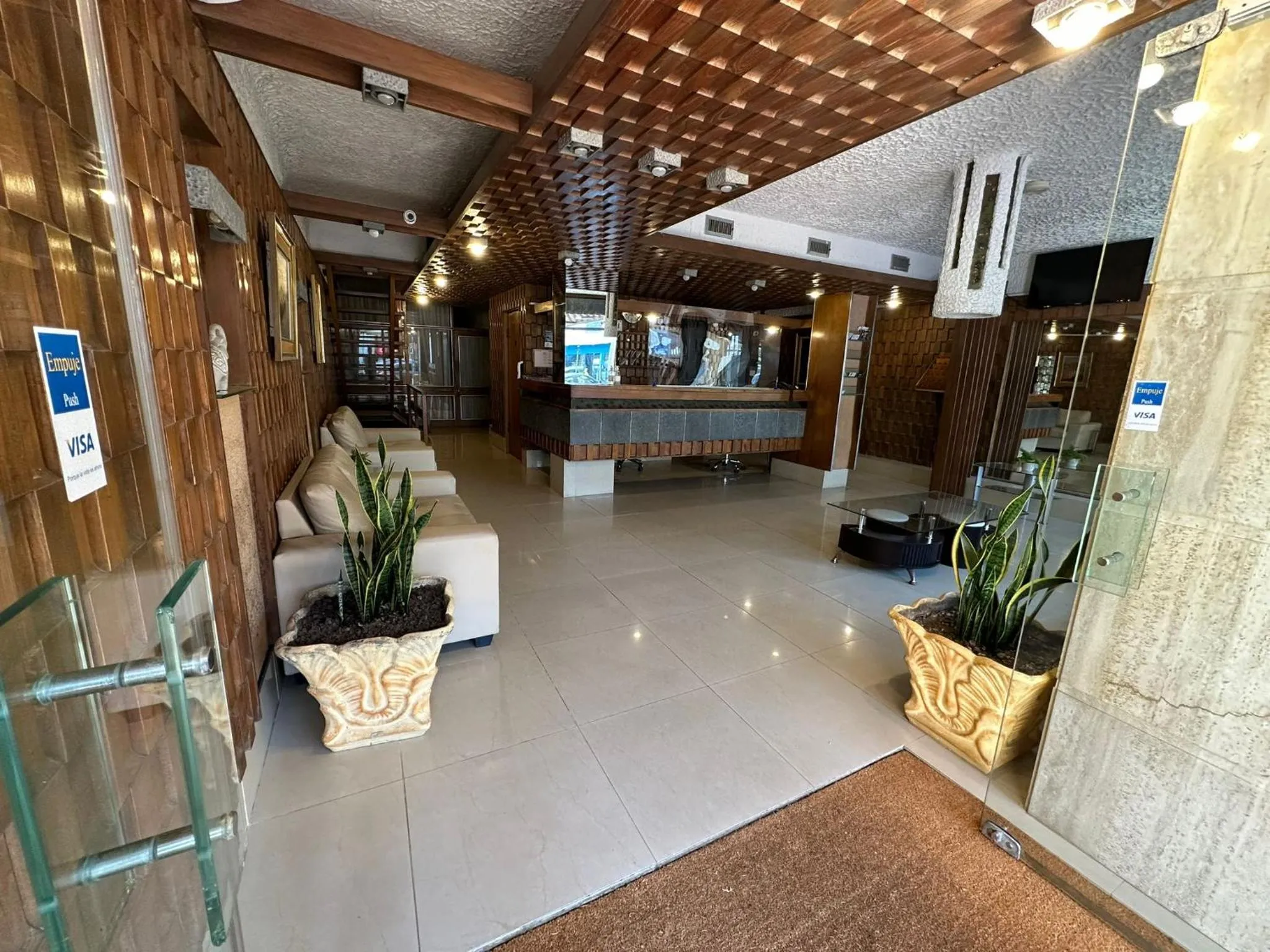 Lobby or reception in Punta del Este Shelton Hotel