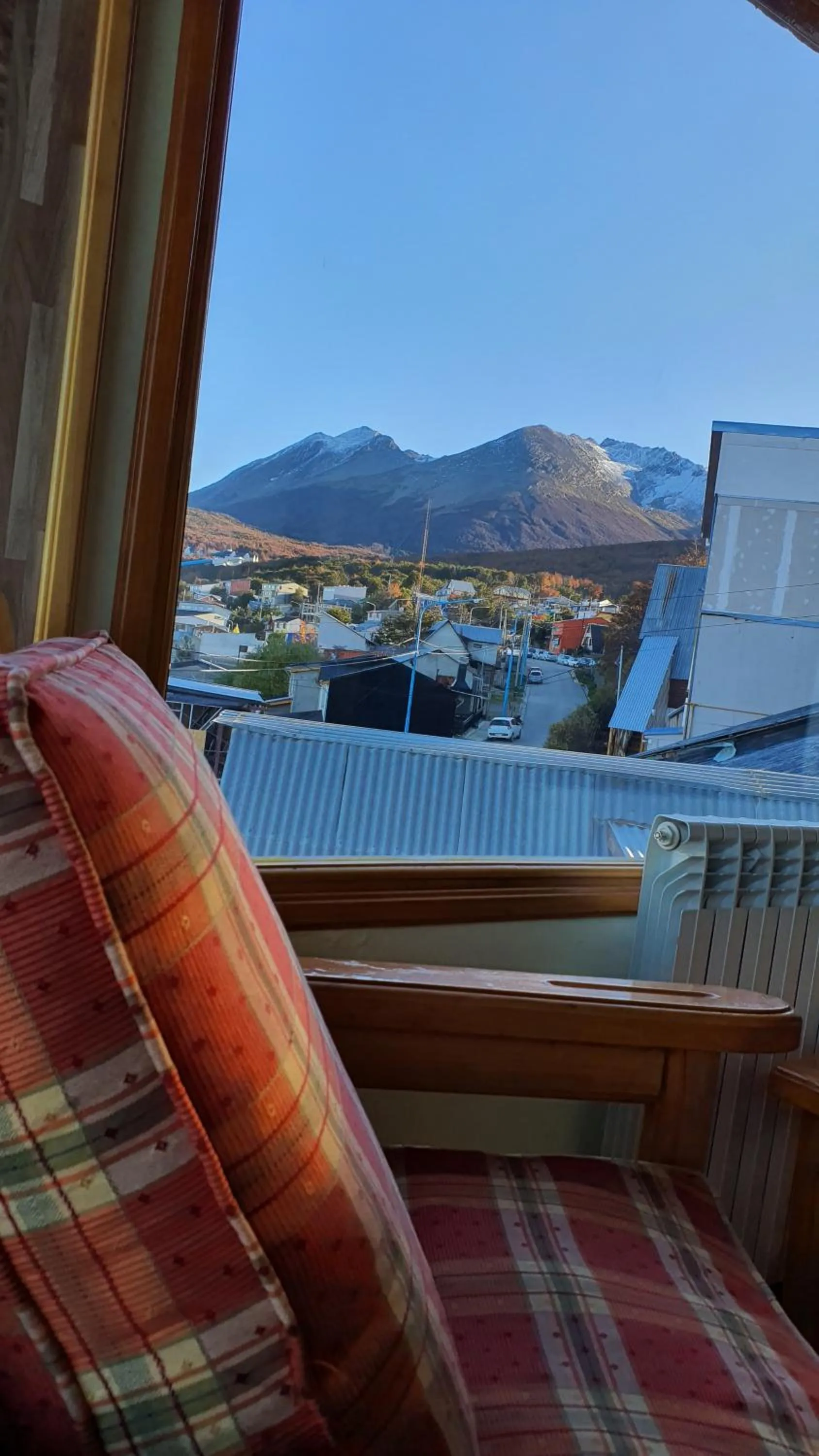 Communal lounge/ TV room in Hosteria Chalp