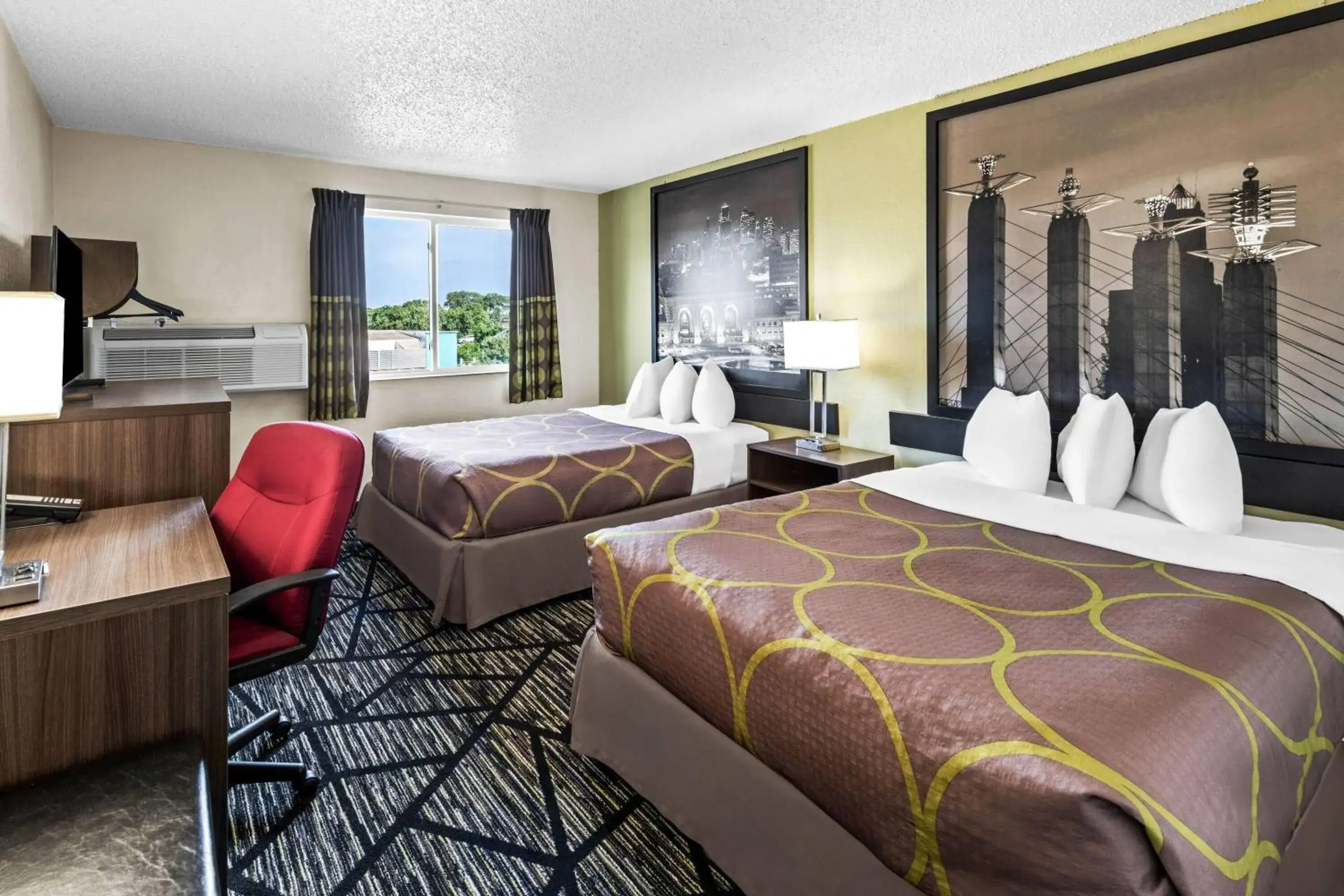 Bed in Super 8 by Wyndham Independence Kansas City Bed in Super 8 by Wyndham Independence Kansas City