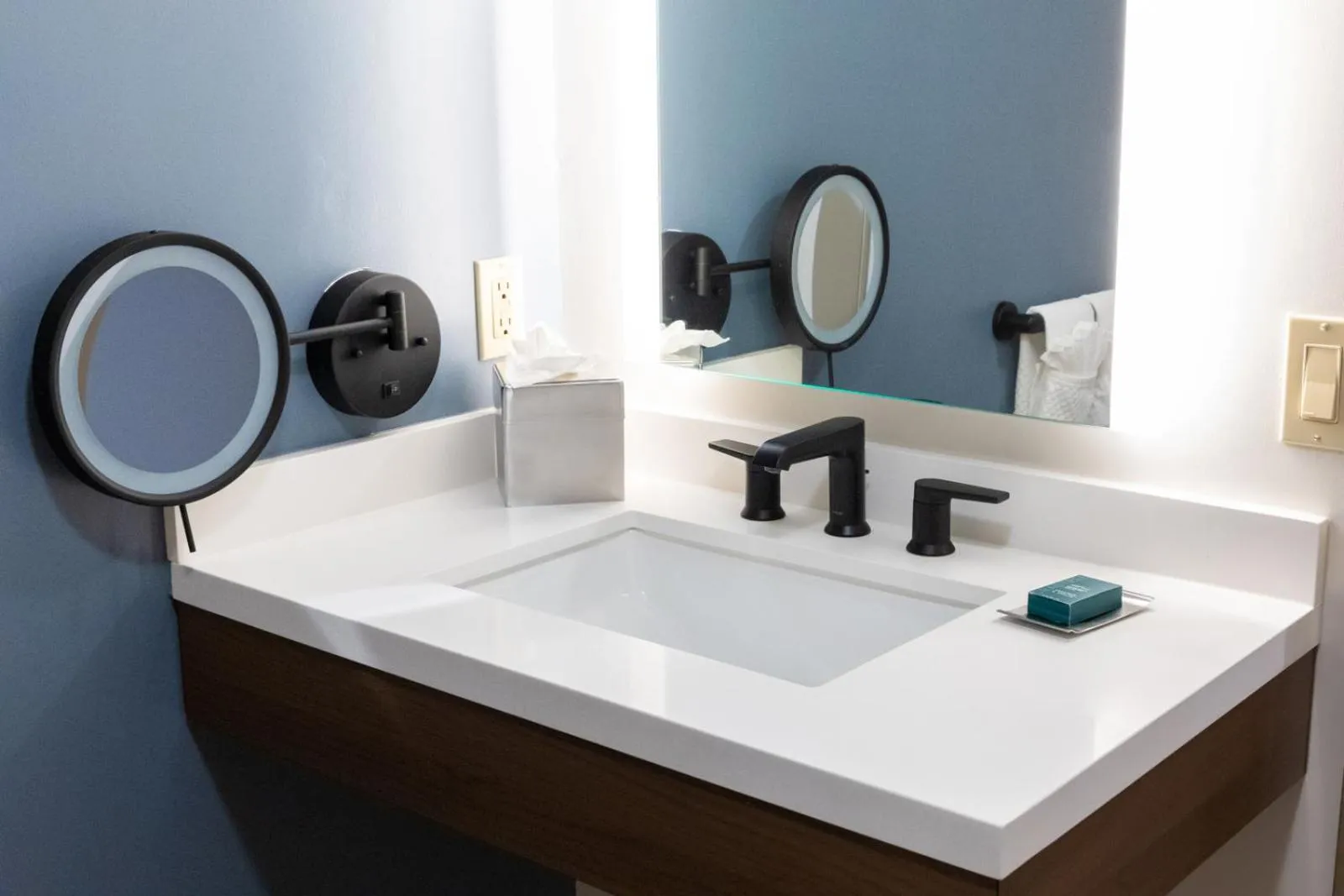 Bathroom in DoubleTree by Hilton Tinton Falls-Eatontown