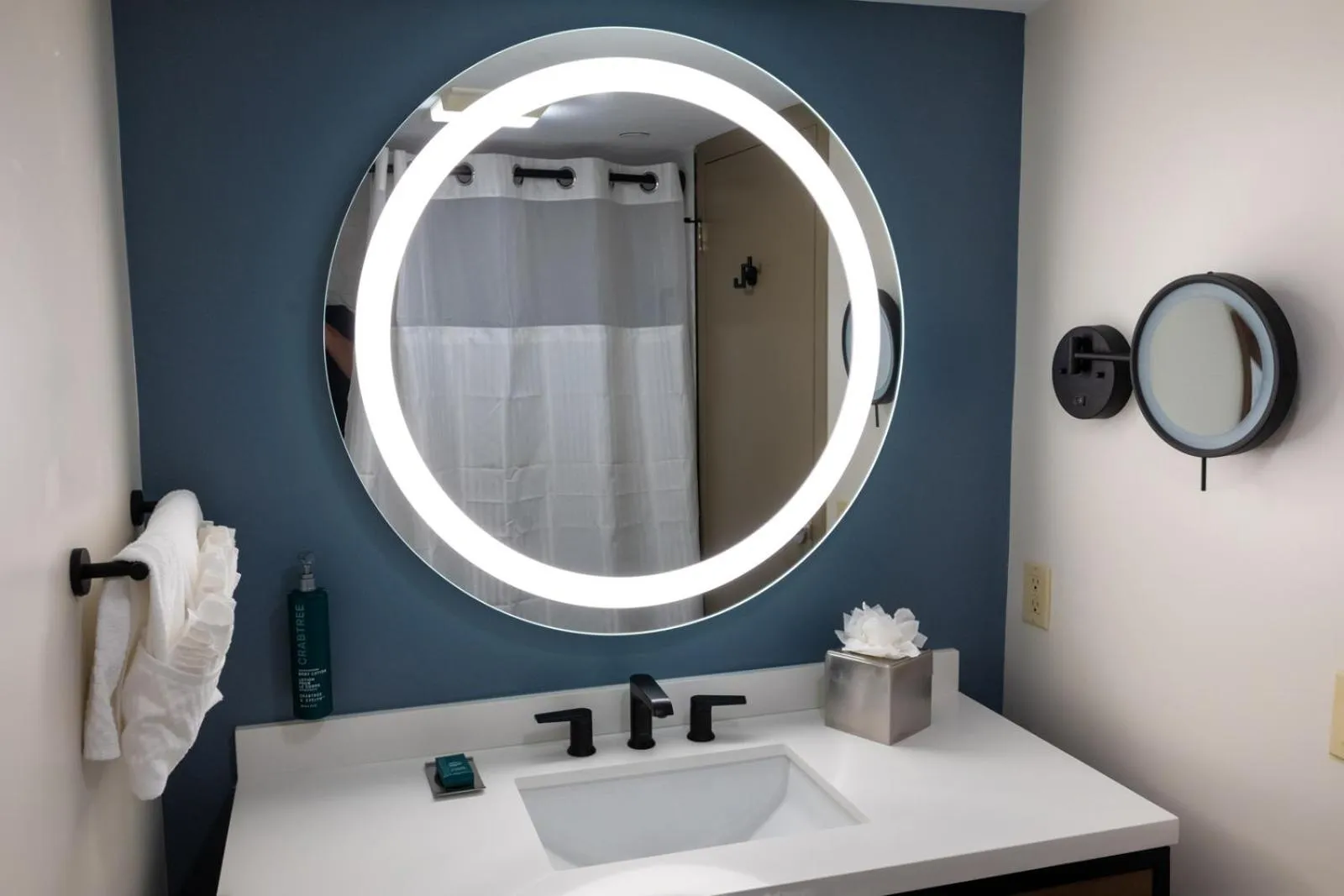 Bathroom in DoubleTree by Hilton Tinton Falls-Eatontown