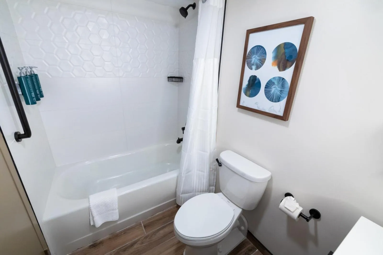 Bathroom in DoubleTree by Hilton Tinton Falls-Eatontown