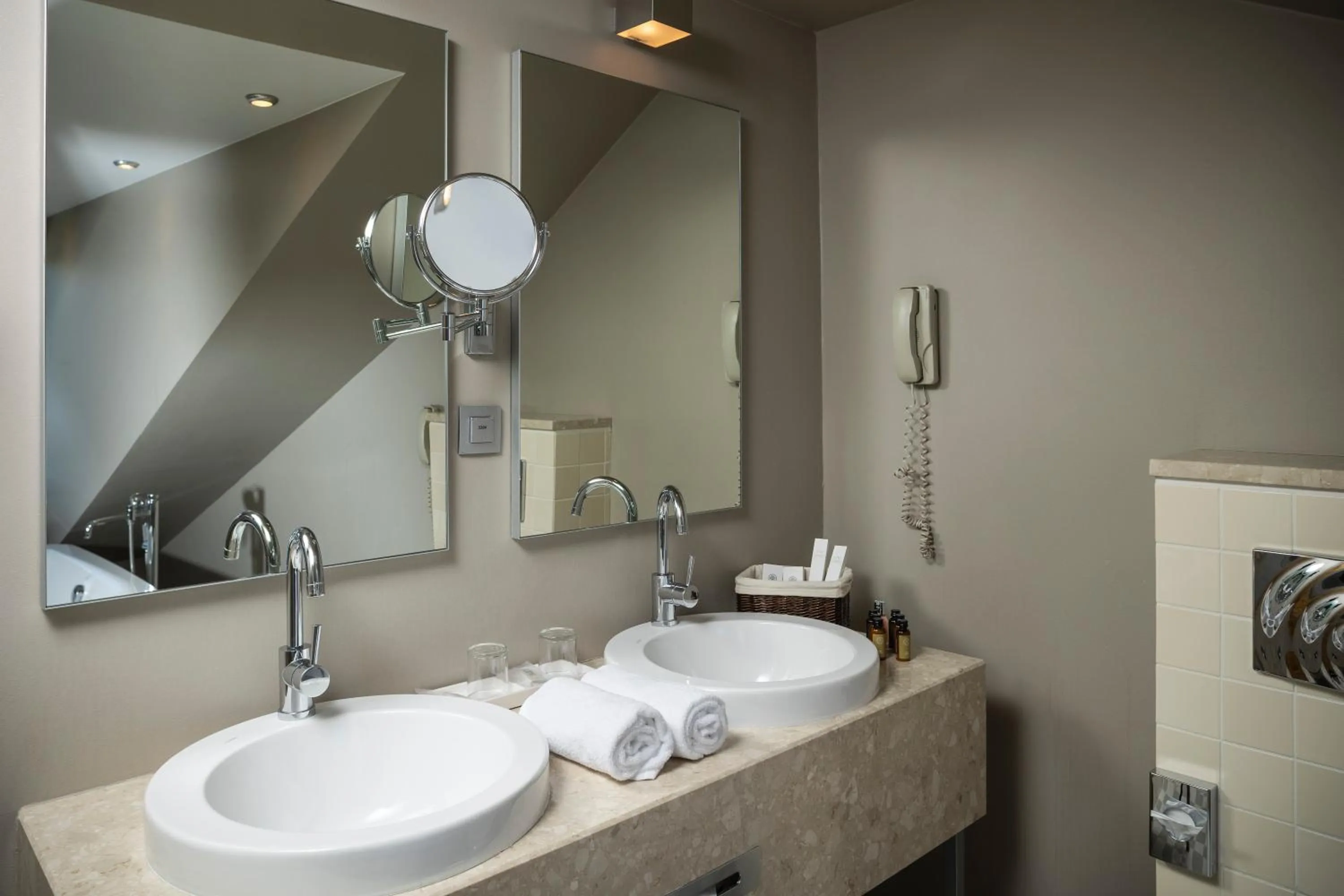 Bathroom in Opera Hotel