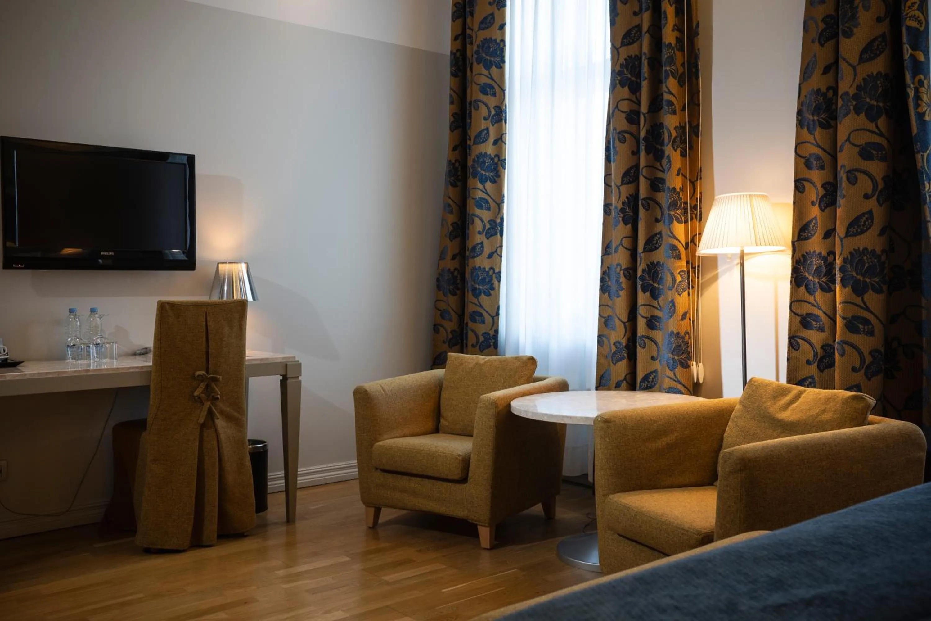 Seating area in Opera Hotel