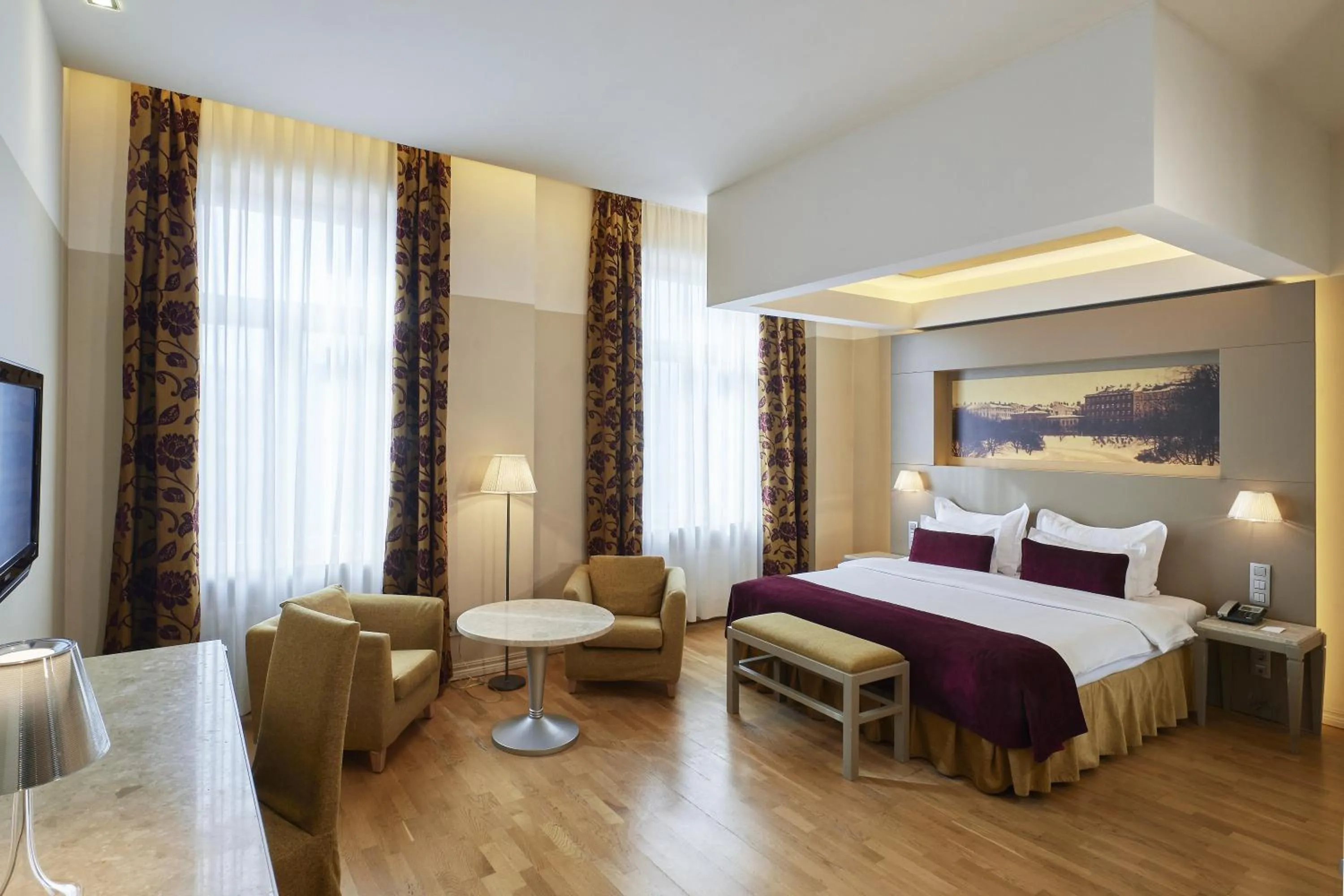 Bedroom, Bed in Opera Hotel