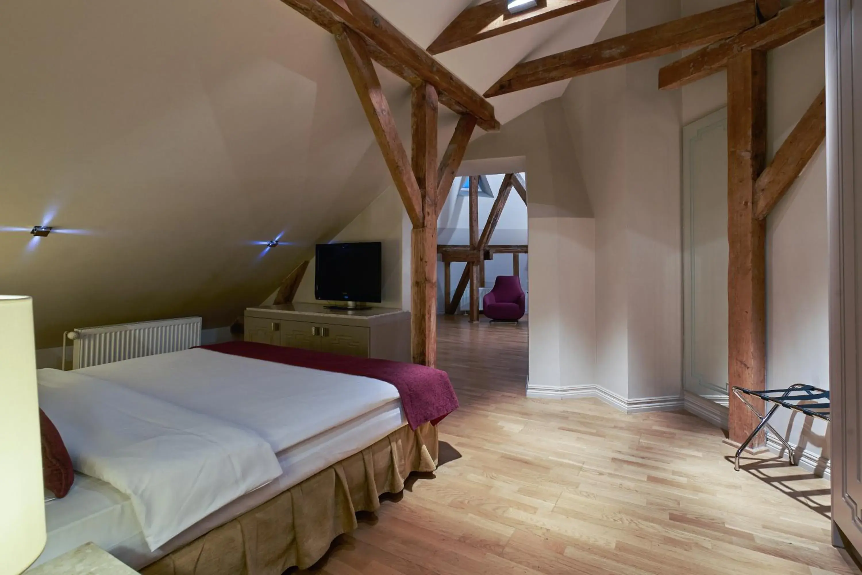 Bedroom, Bed in Opera Hotel Bedroom, Bed in Opera Hotel