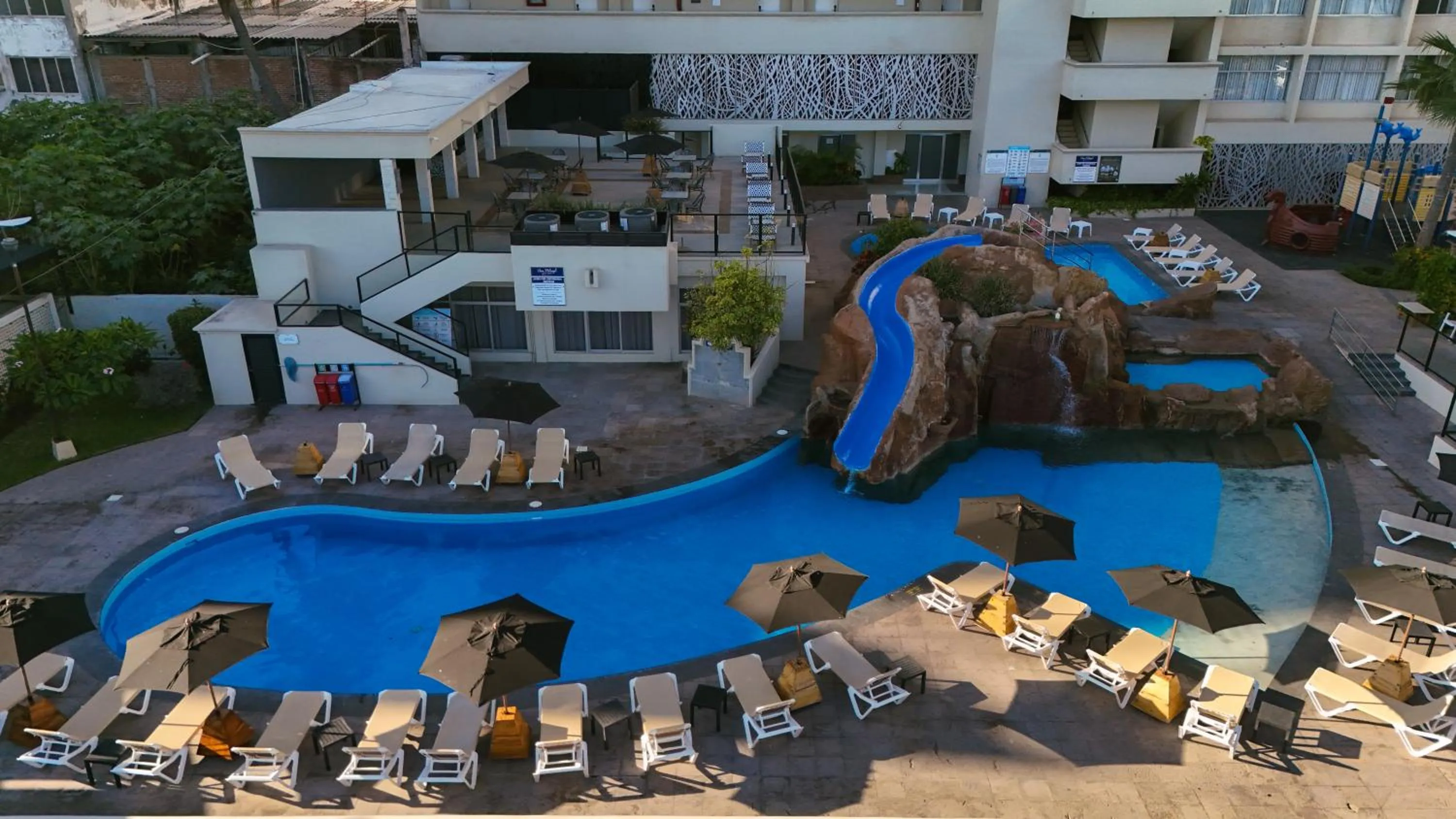 Swimming pool in Don Pelayo Pacific Beach