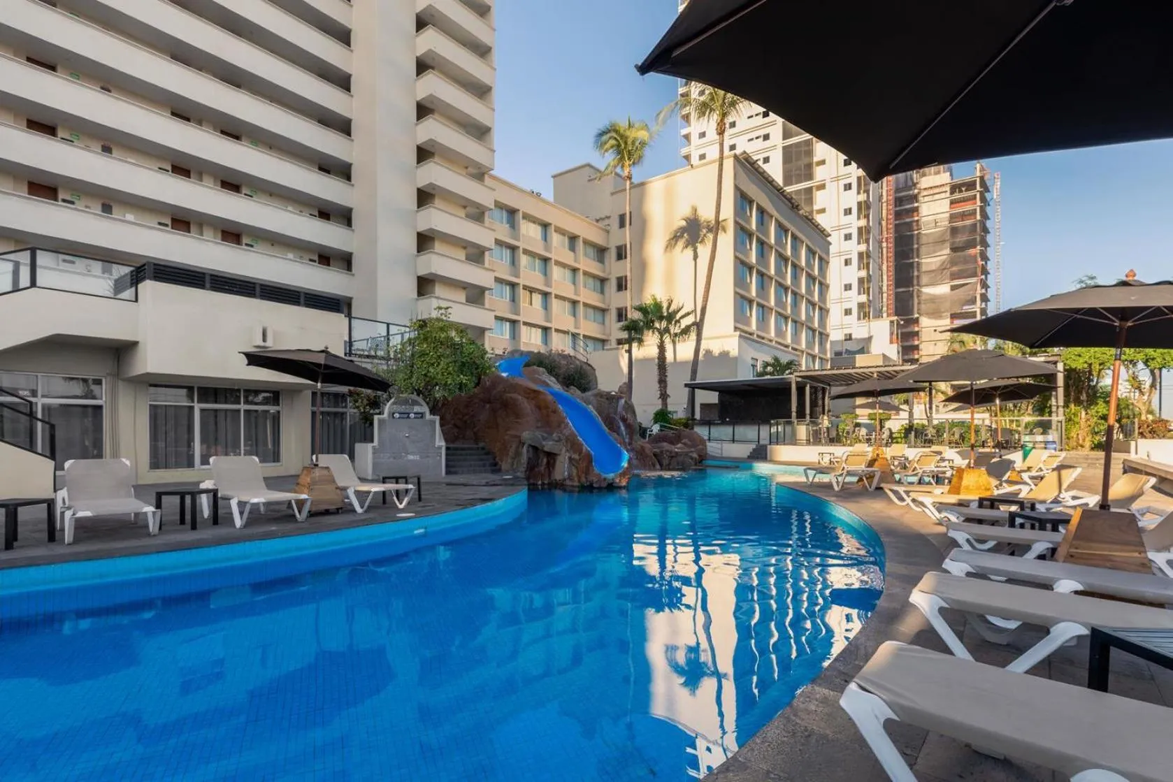 Swimming pool in Don Pelayo Pacific Beach