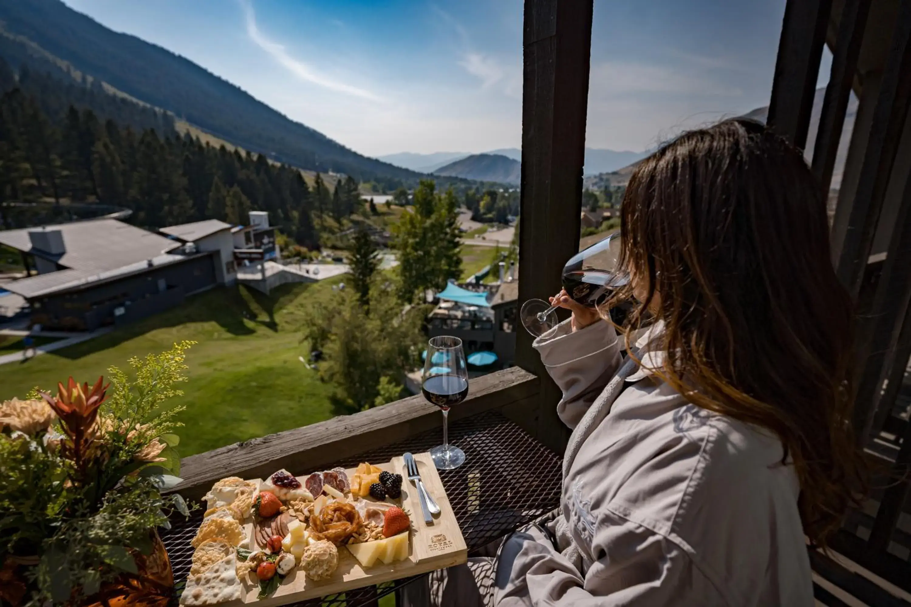 Queen Room with Two Queen Beds with Balcony in Snow King Resort Queen Room with Two Queen Beds with Balcony in Snow King Resort
