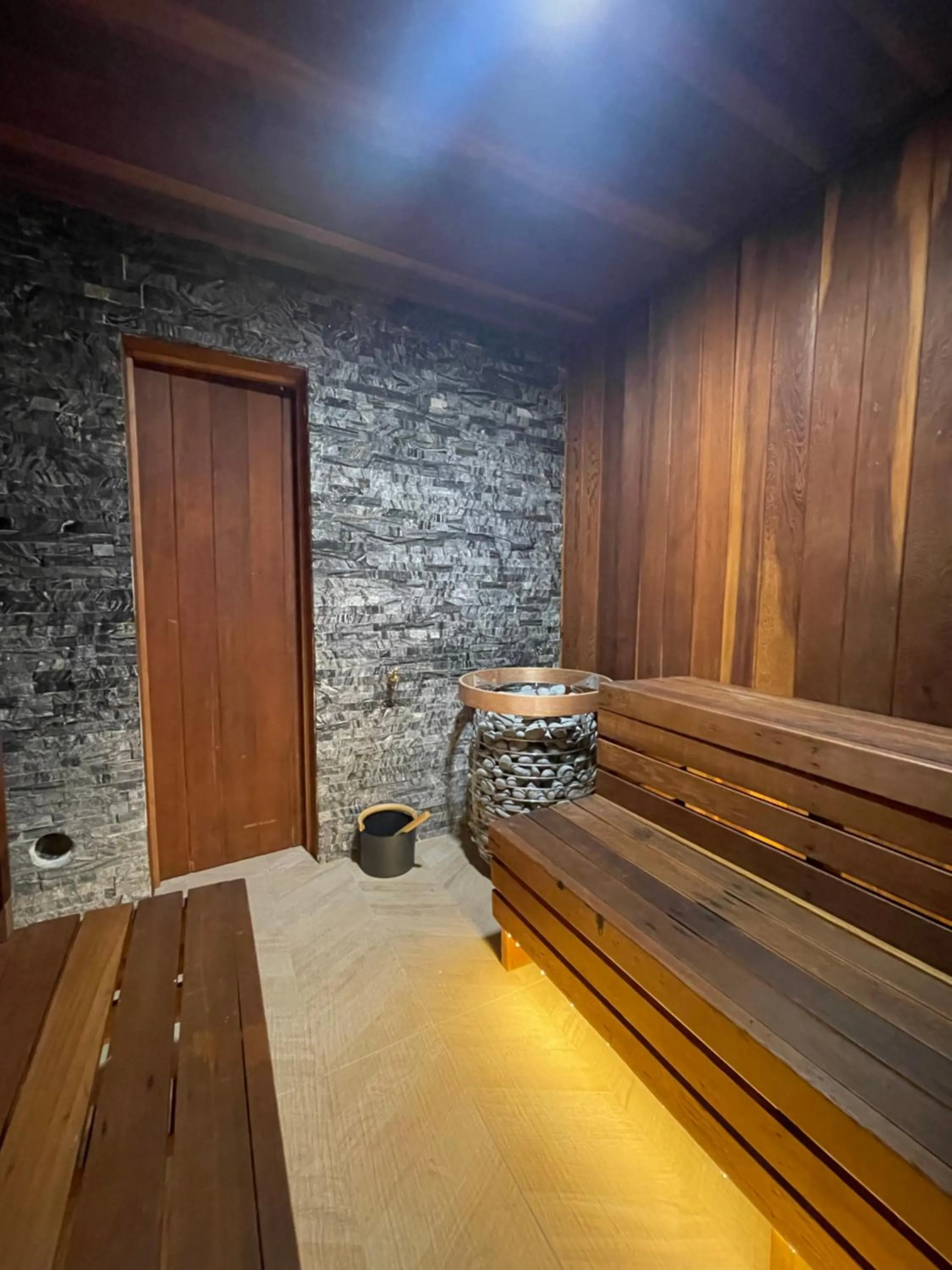 Sauna in Inn at Highway 1