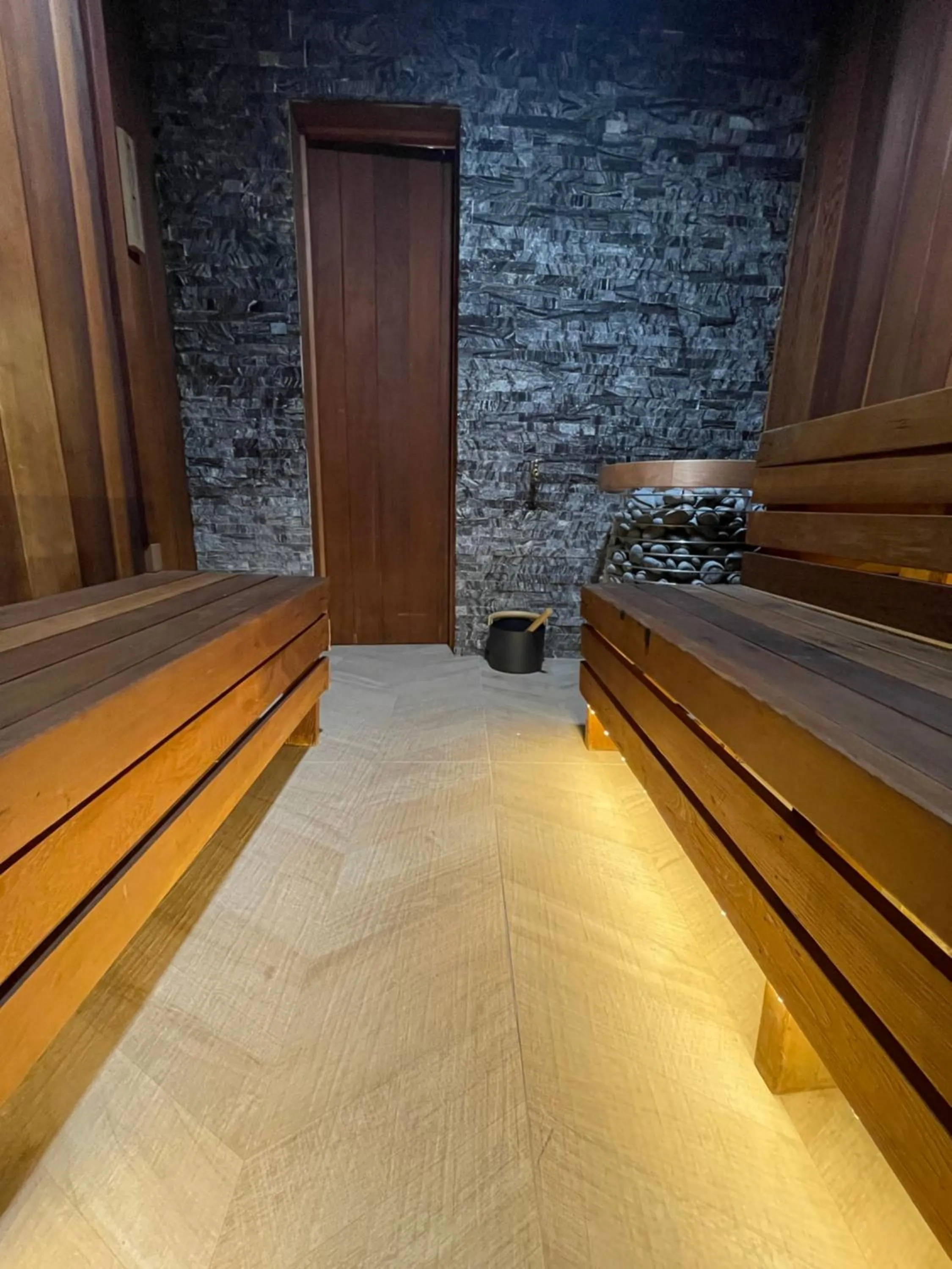 Sauna in Inn at Highway 1