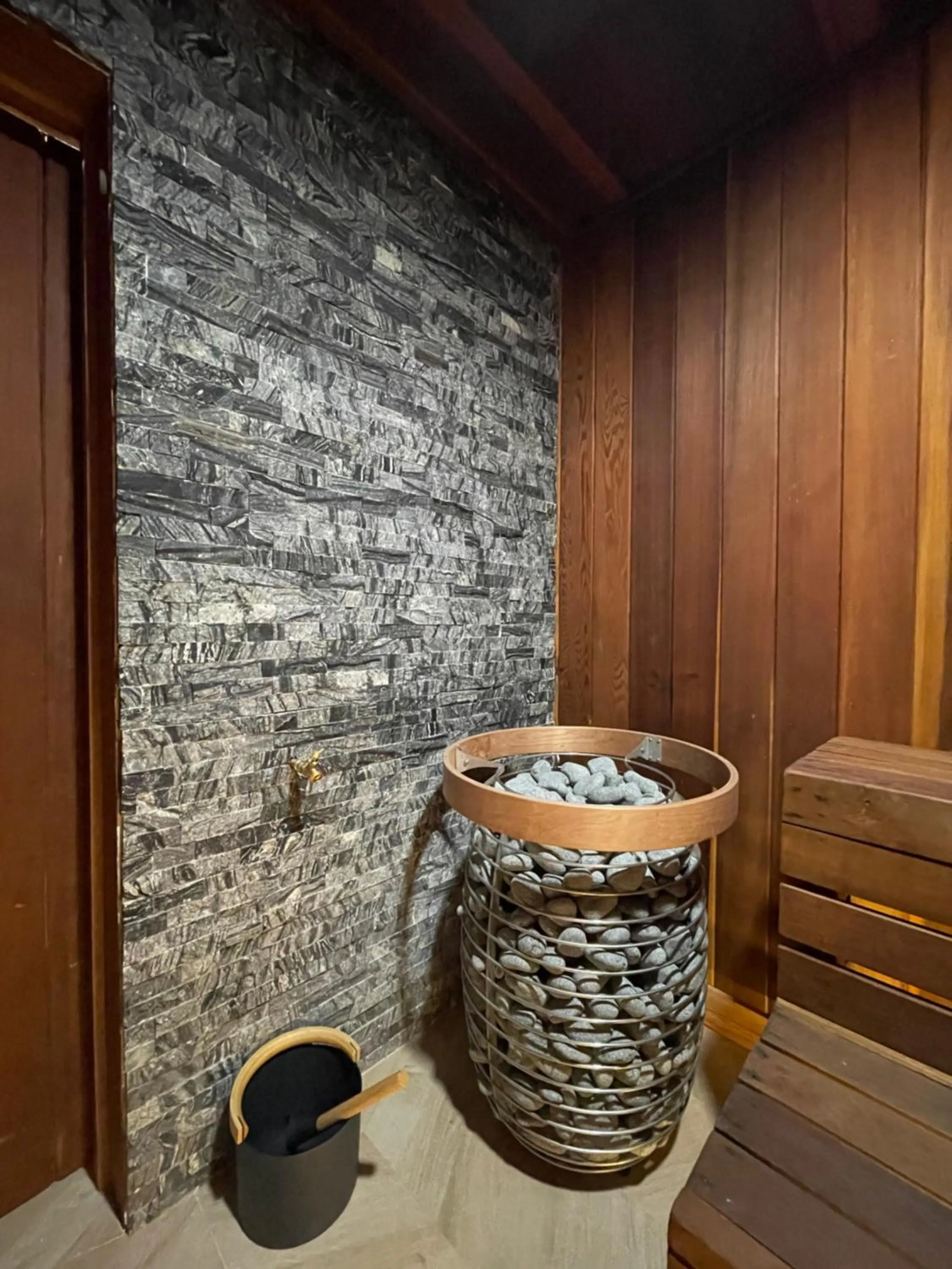 Sauna in Inn at Highway 1