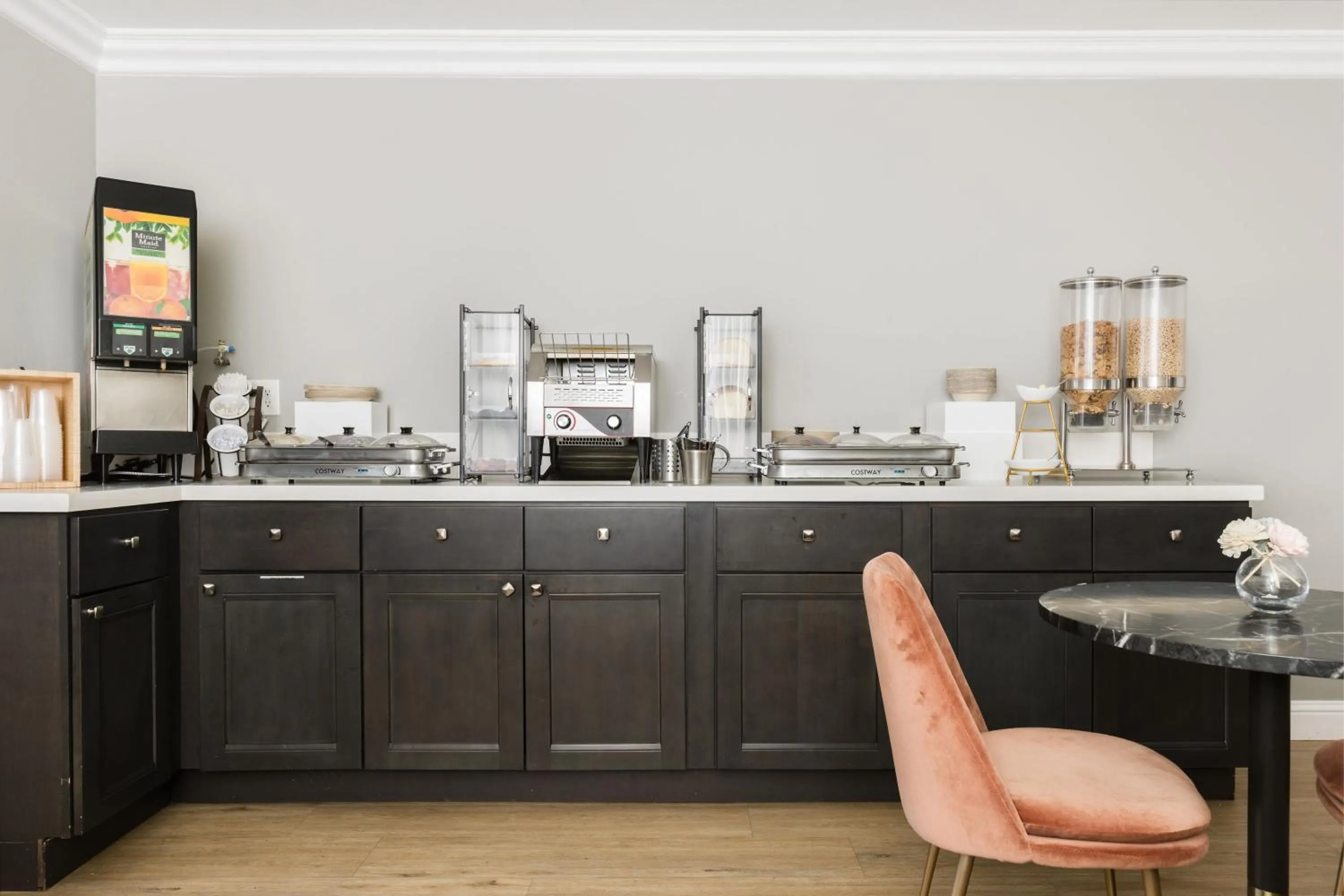 Restaurant/places to eat in Inn at Highway 1