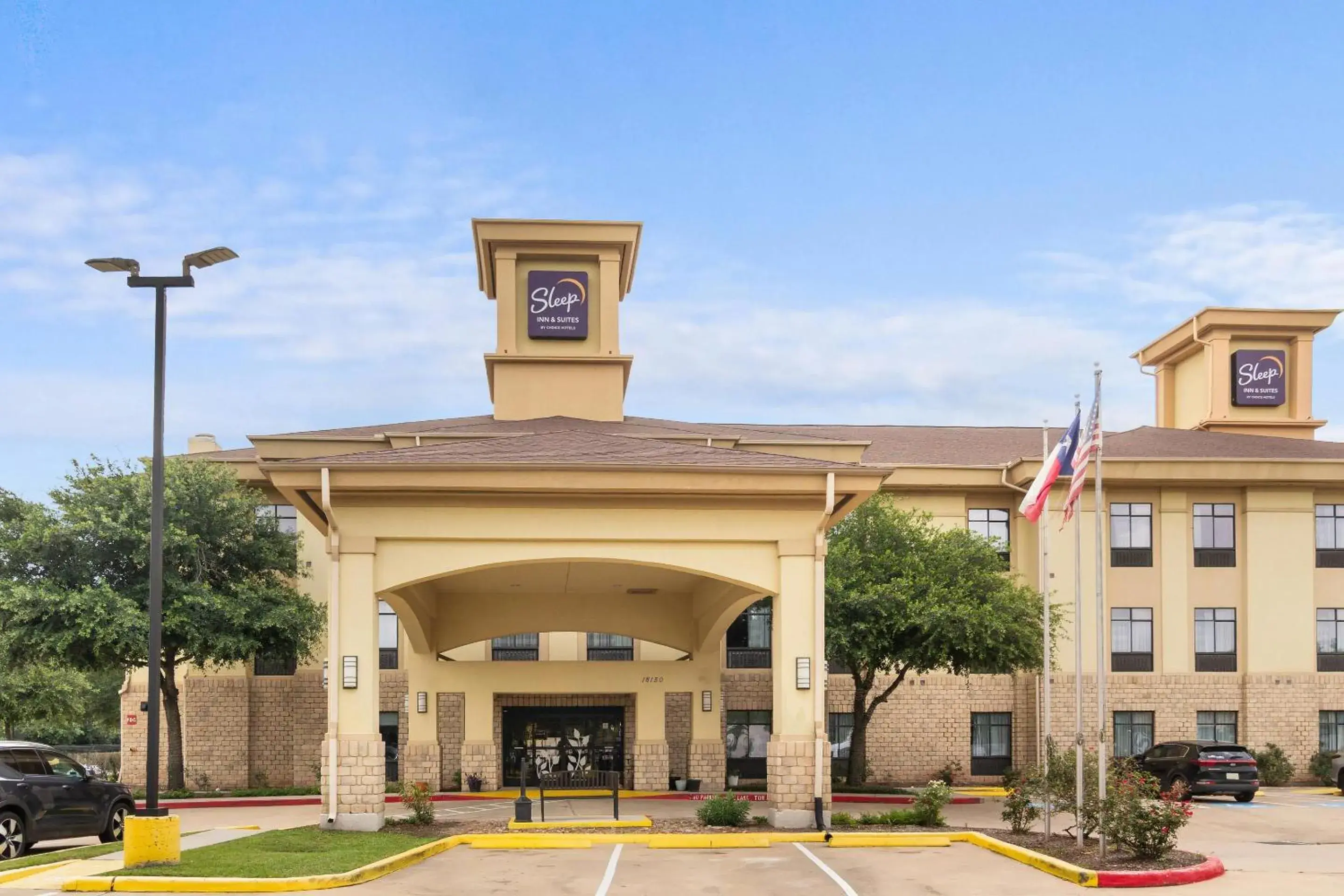 Property building in Sleep Inn & Suites Bush Intercontinental - IAH East Property building in Sleep Inn & Suites Bush Intercontinental - IAH East