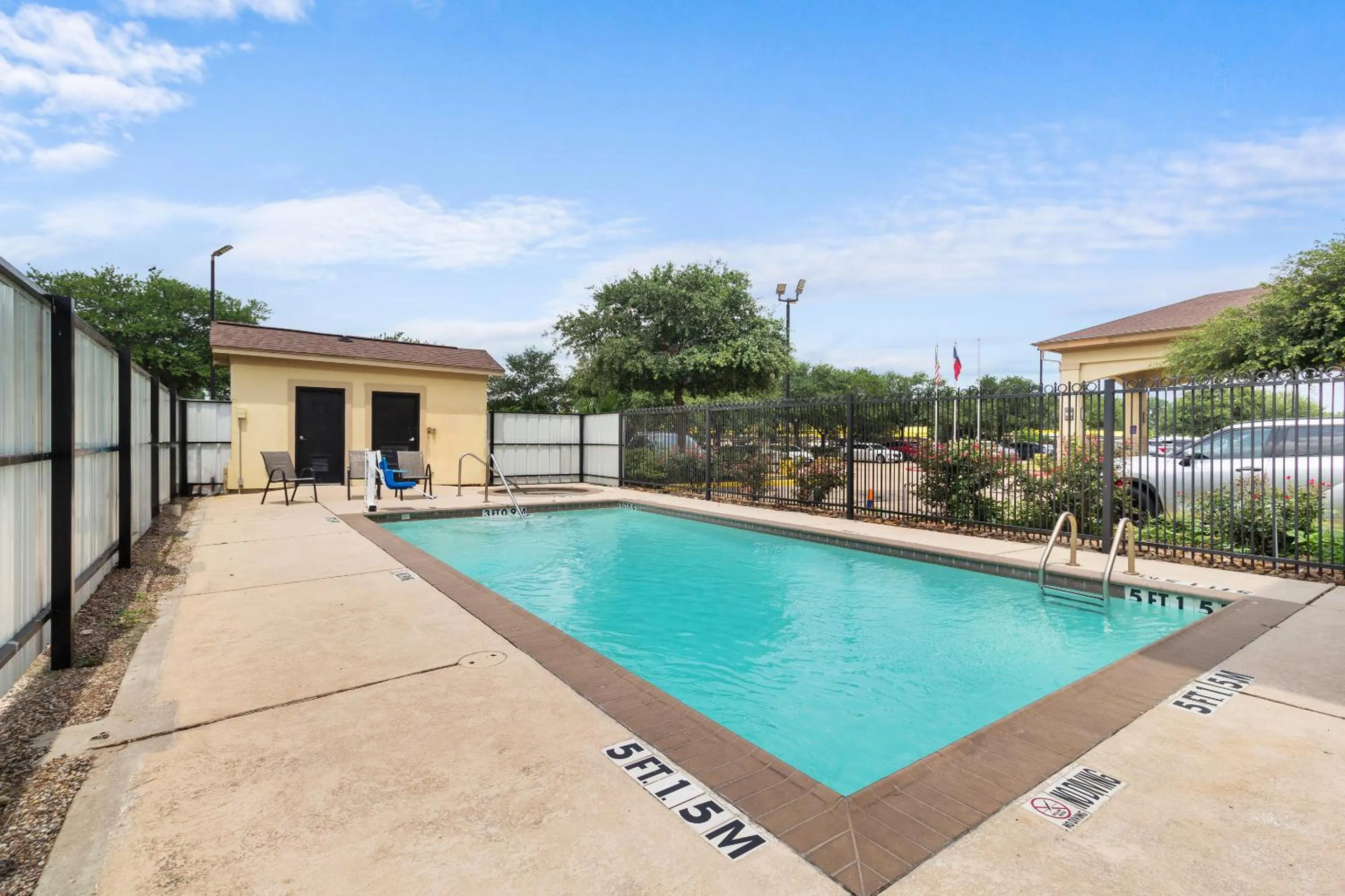 Pool view in Sleep Inn & Suites Bush Intercontinental - IAH East