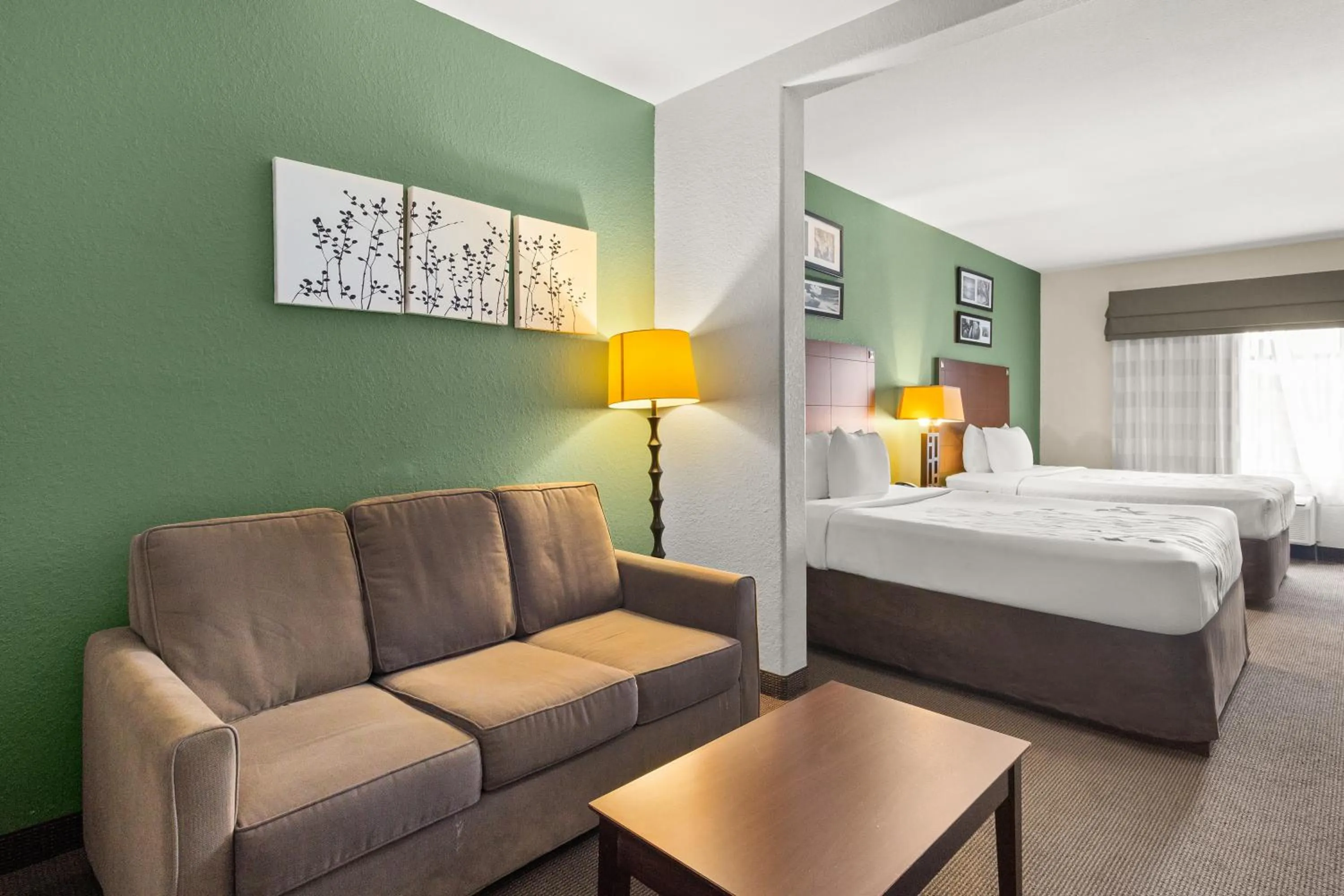 Photo of the whole room, Bed in Sleep Inn & Suites Bush Intercontinental - IAH East