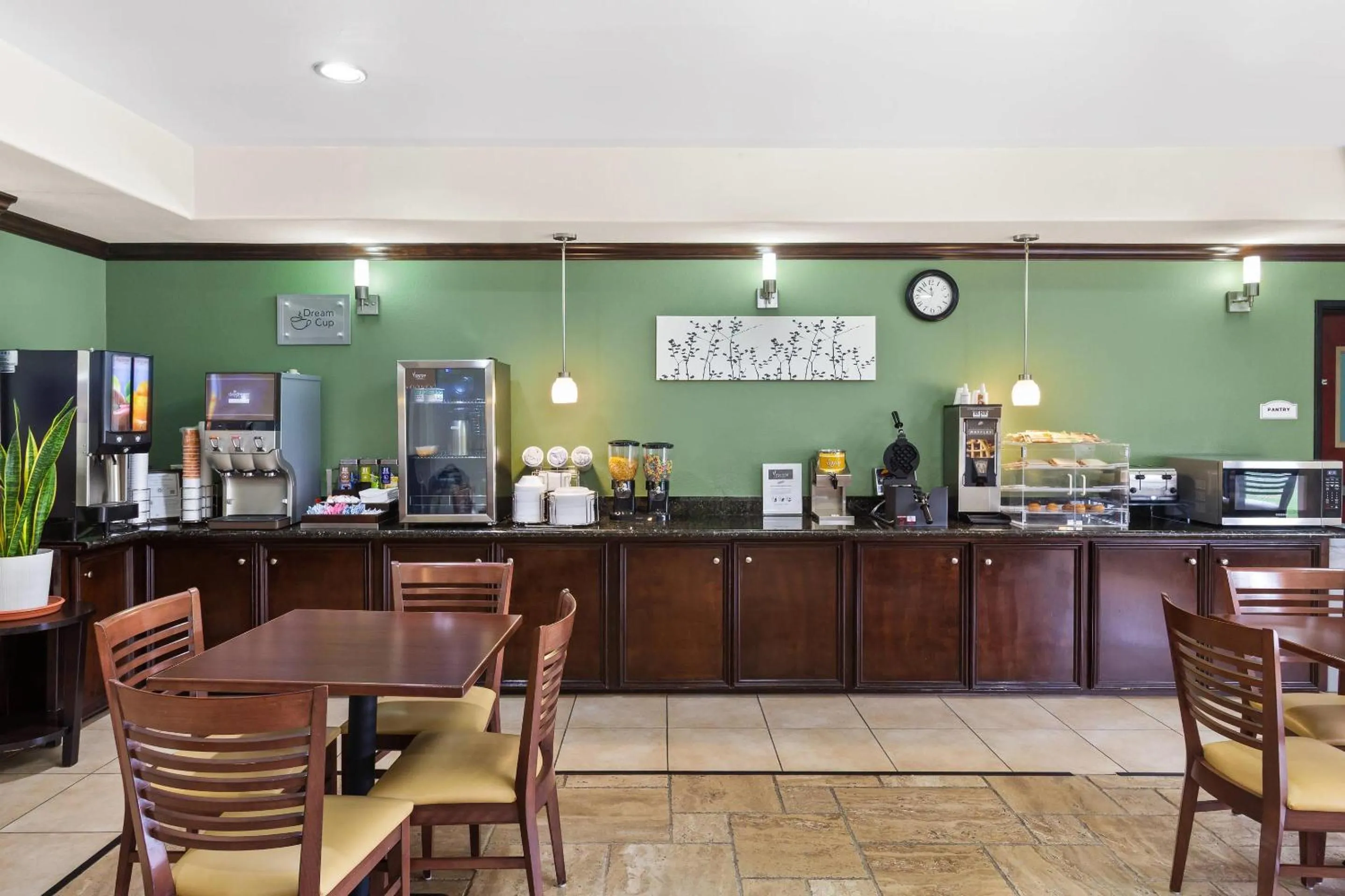 Breakfast in Sleep Inn & Suites Bush Intercontinental - IAH East