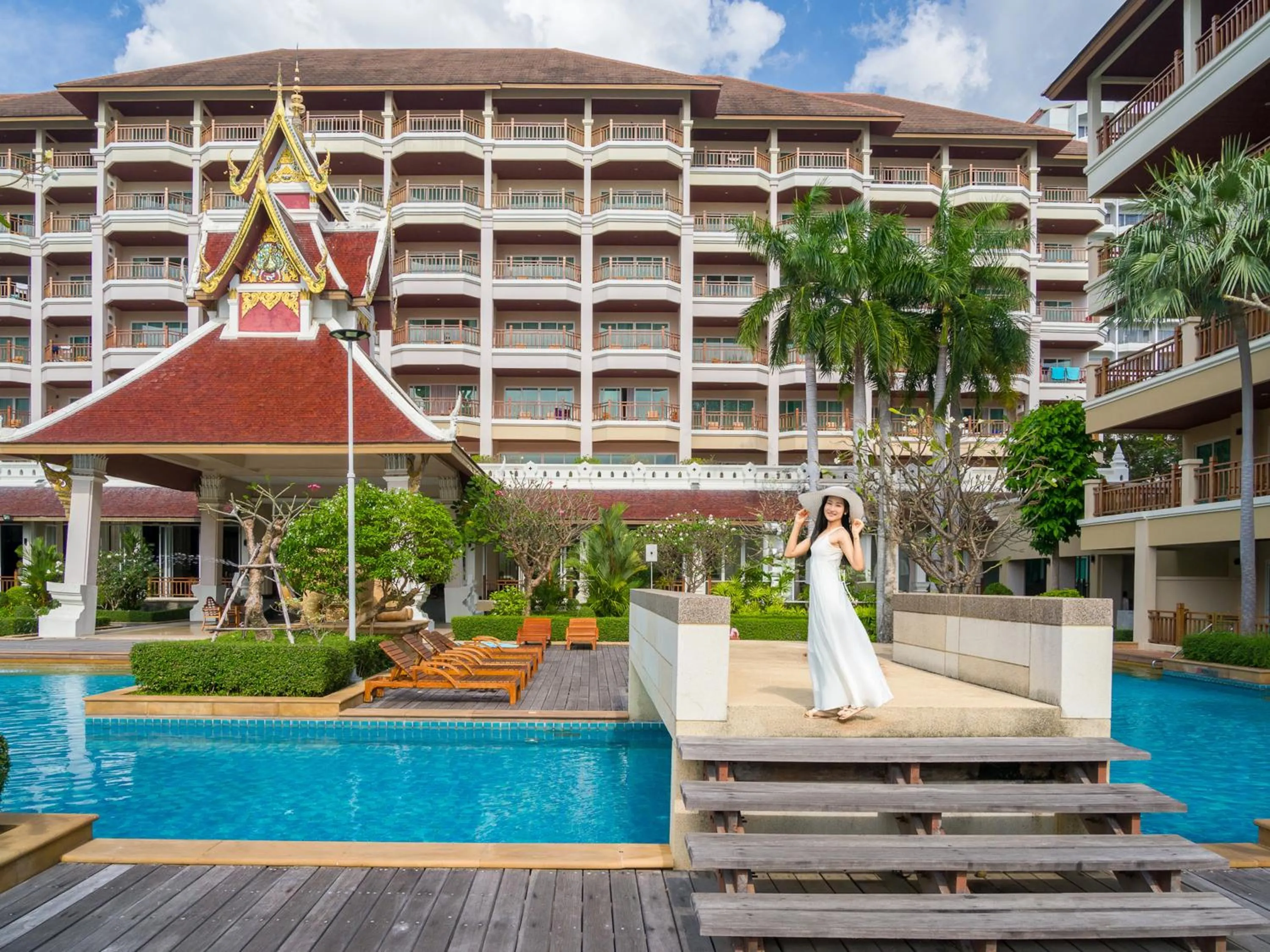 Property building in The Heritage Pattaya Beachfront Resort