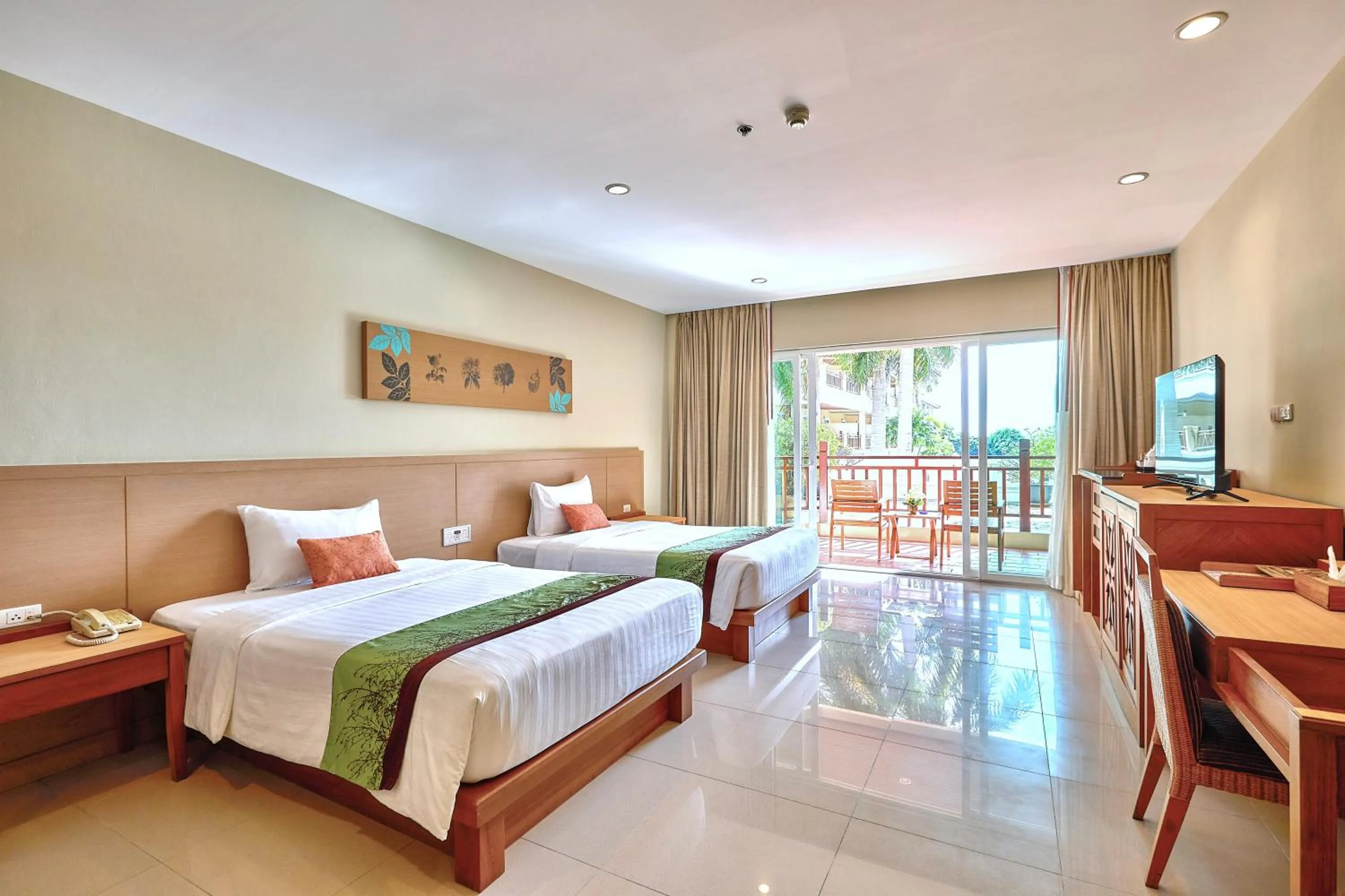 Photo of the whole room, Bed in The Heritage Pattaya Beachfront Resort