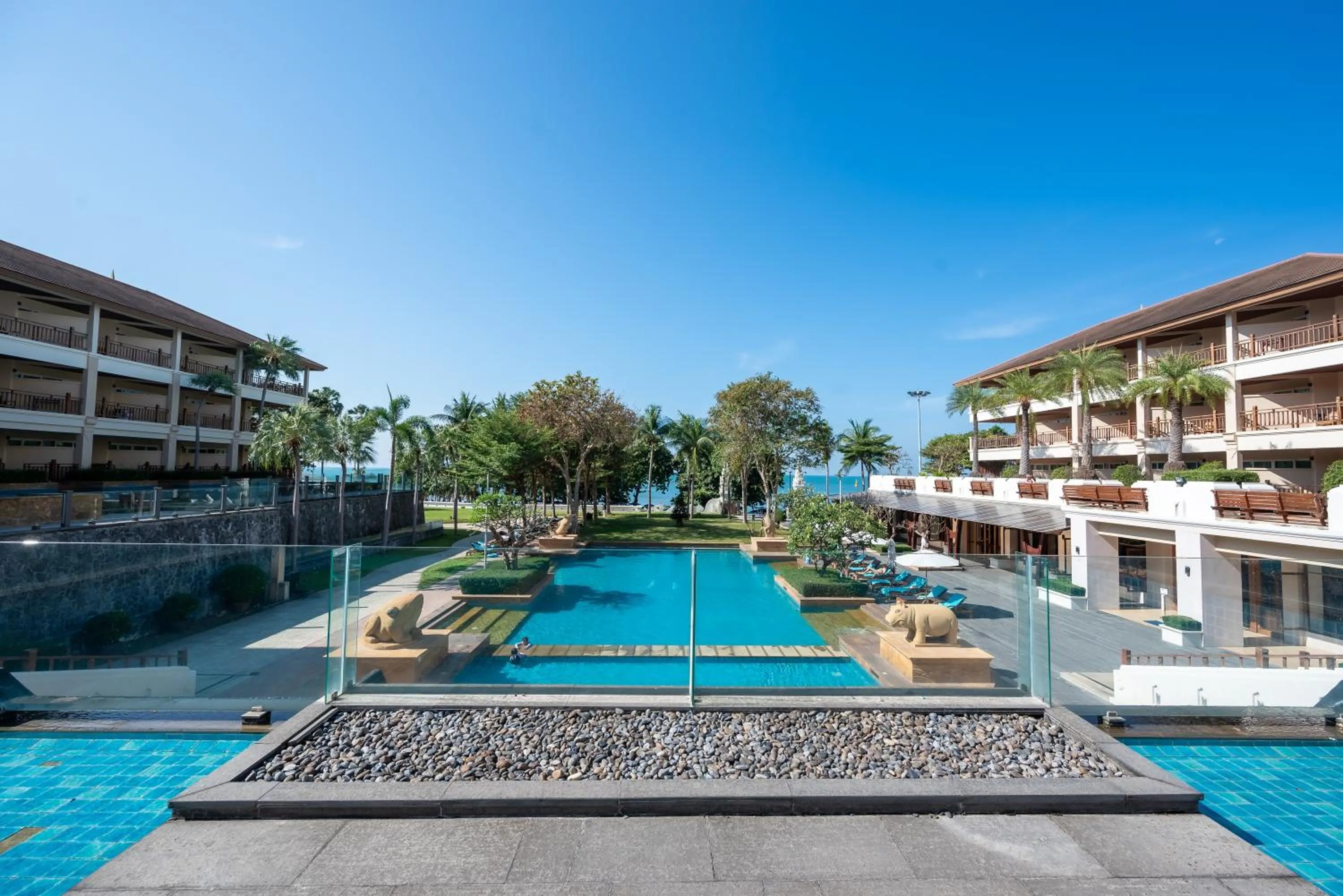 Property building in The Heritage Pattaya Beachfront Resort