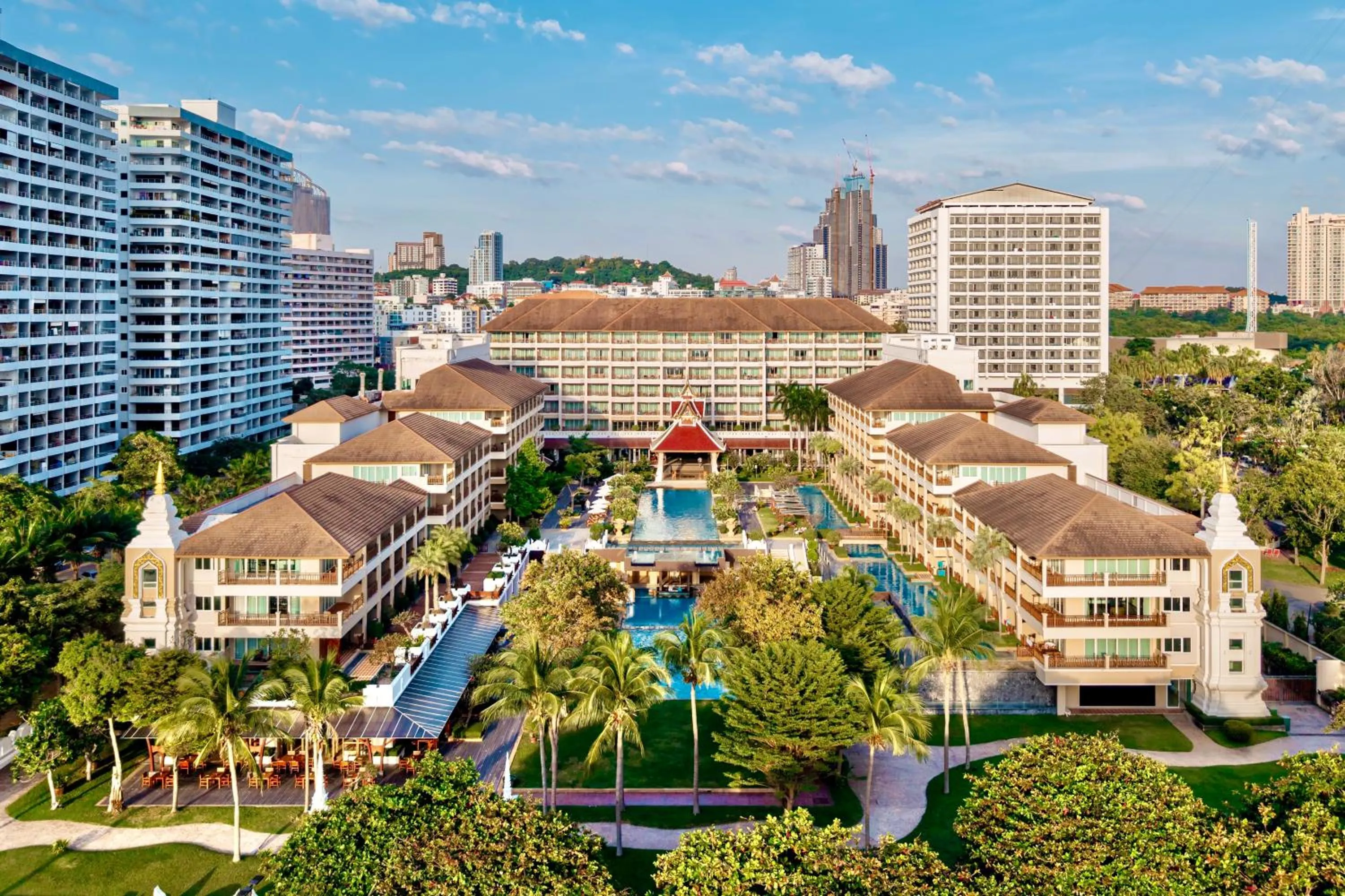 Property building in The Heritage Pattaya Beachfront Resort