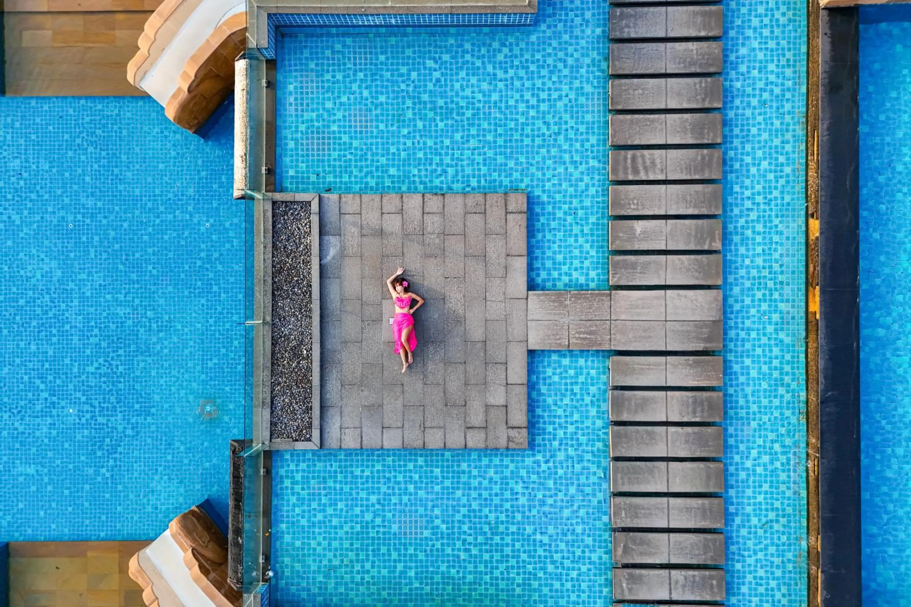 Swimming pool in The Heritage Pattaya Beachfront Resort
