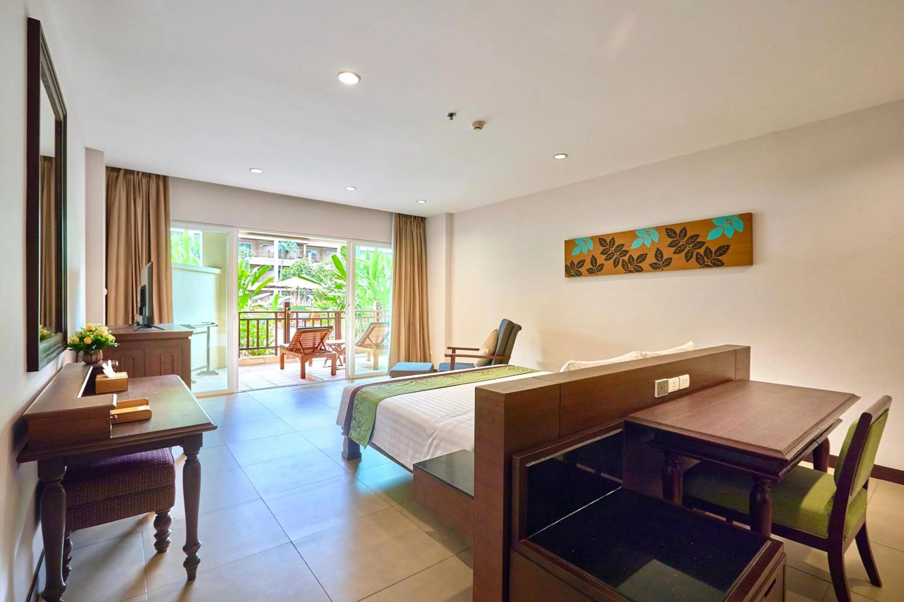 Photo of the whole room in The Heritage Pattaya Beachfront Resort