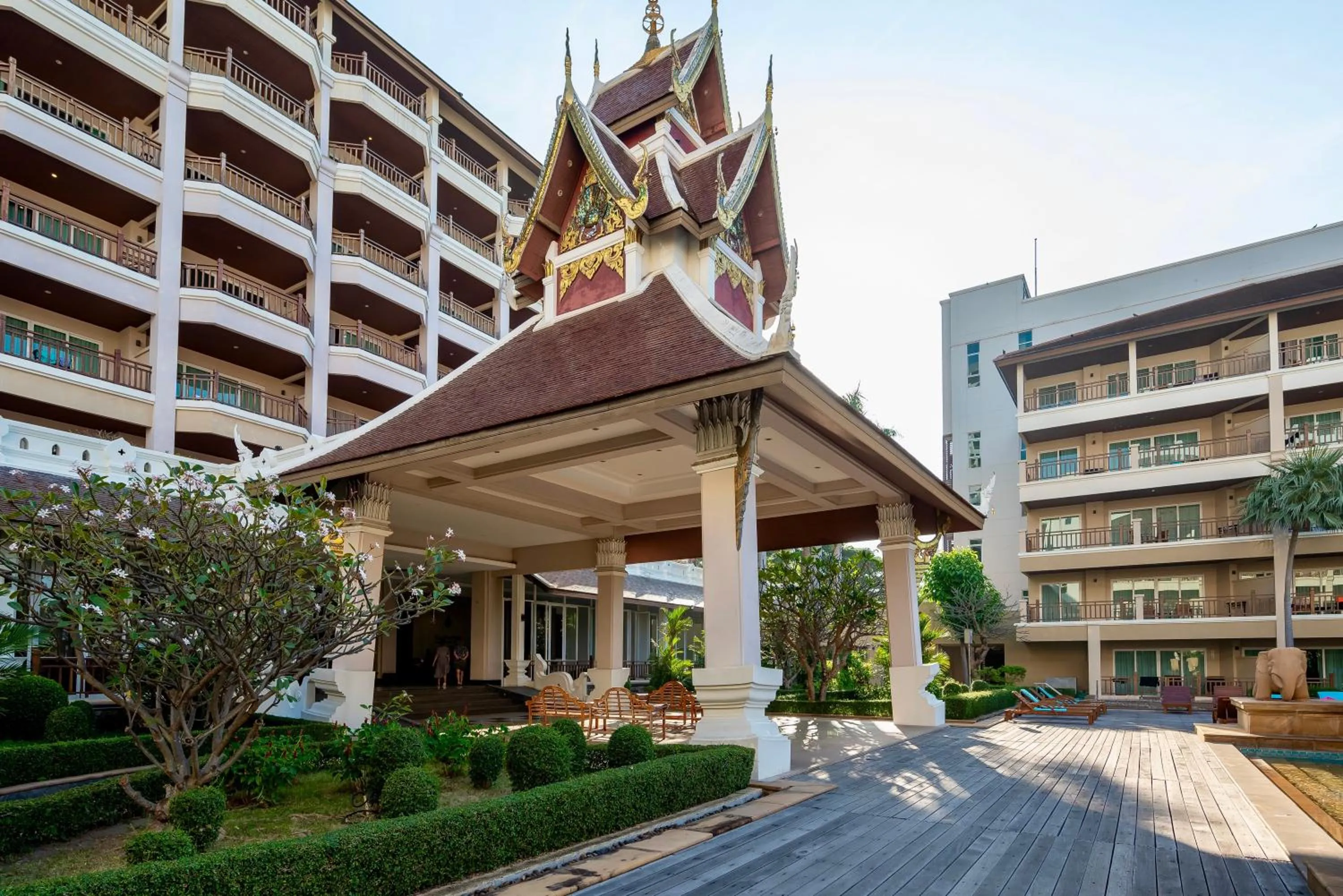 Property building in The Heritage Pattaya Beachfront Resort