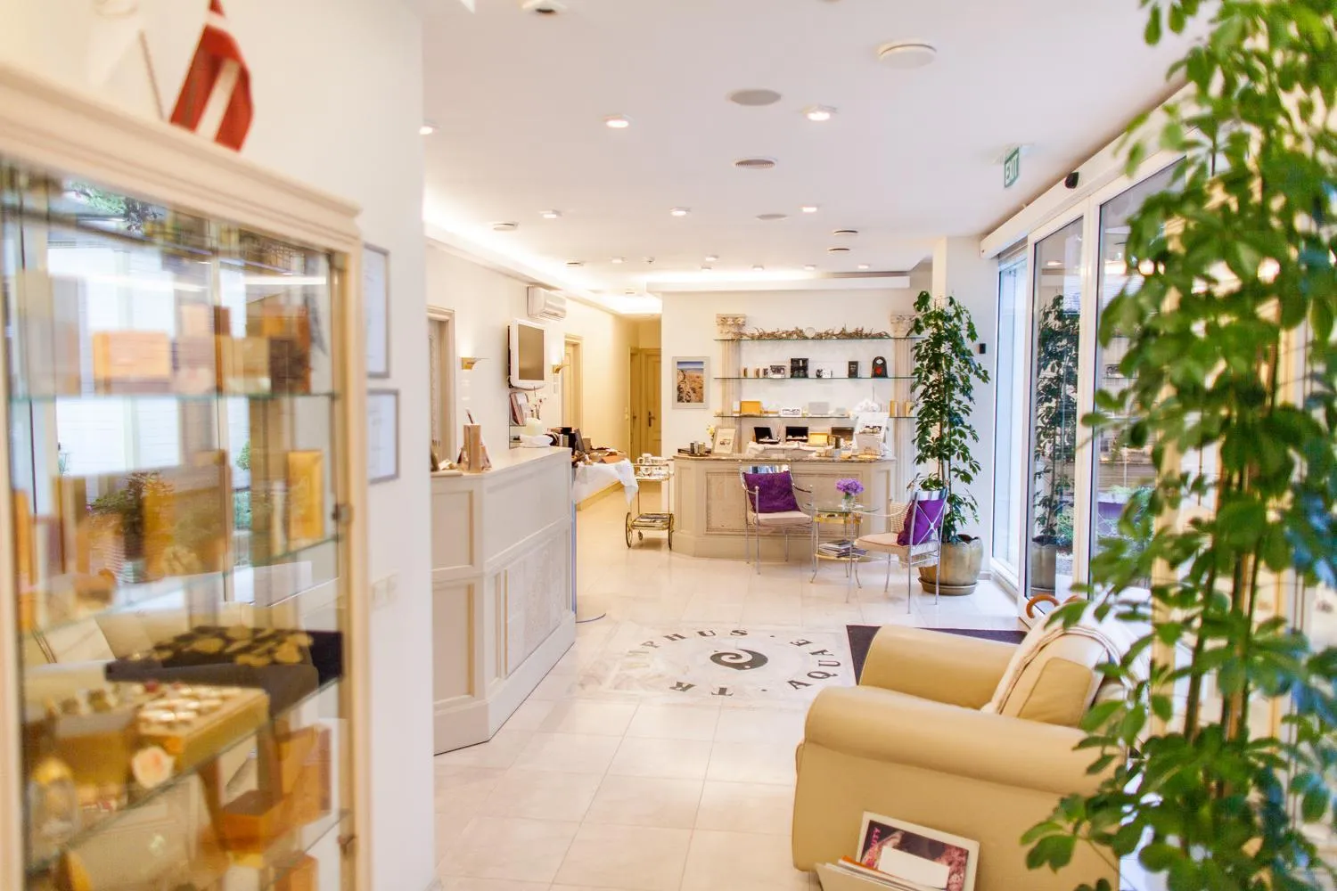 Lobby or reception in TB Palace Hotel & SPA