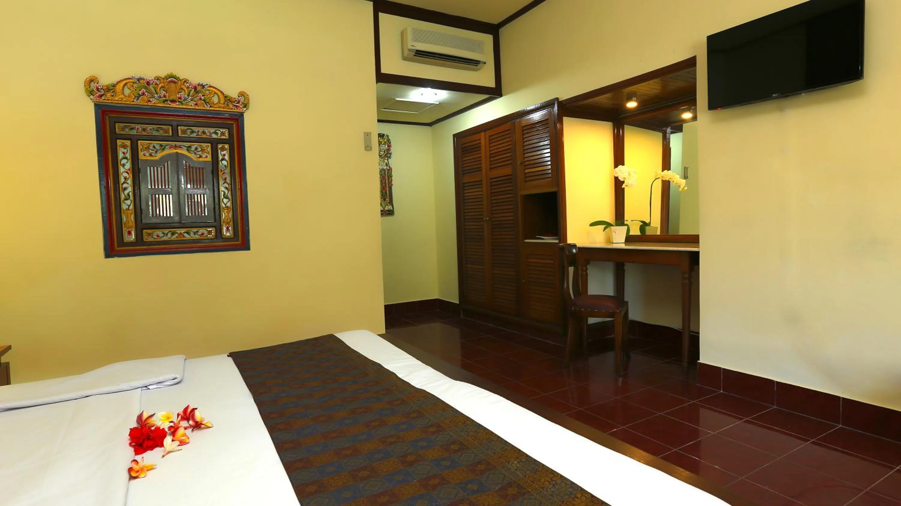 Deluxe Double or Twin Room in Bumas Hotel