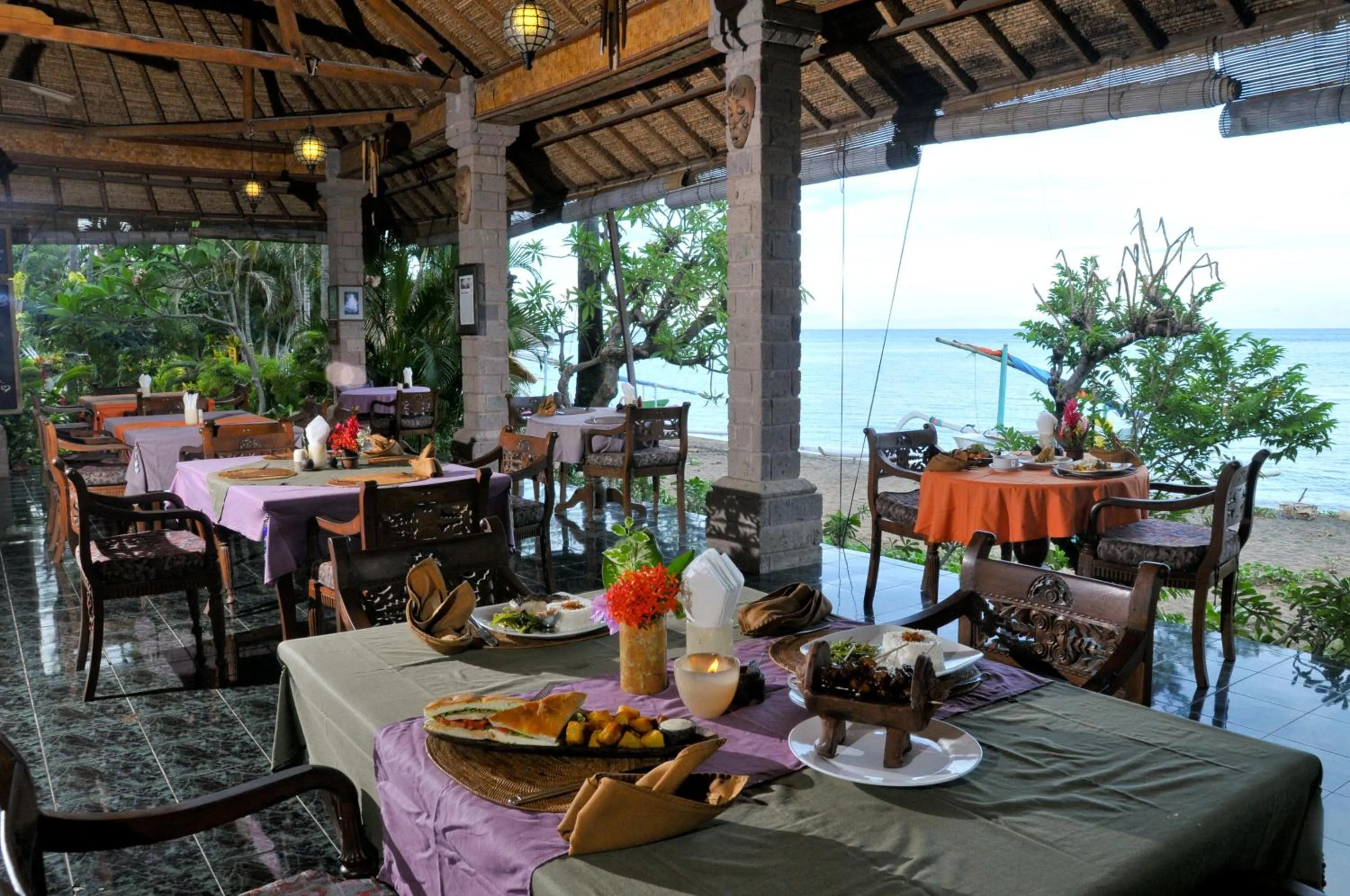 Restaurant/places to eat in Coral View Villas