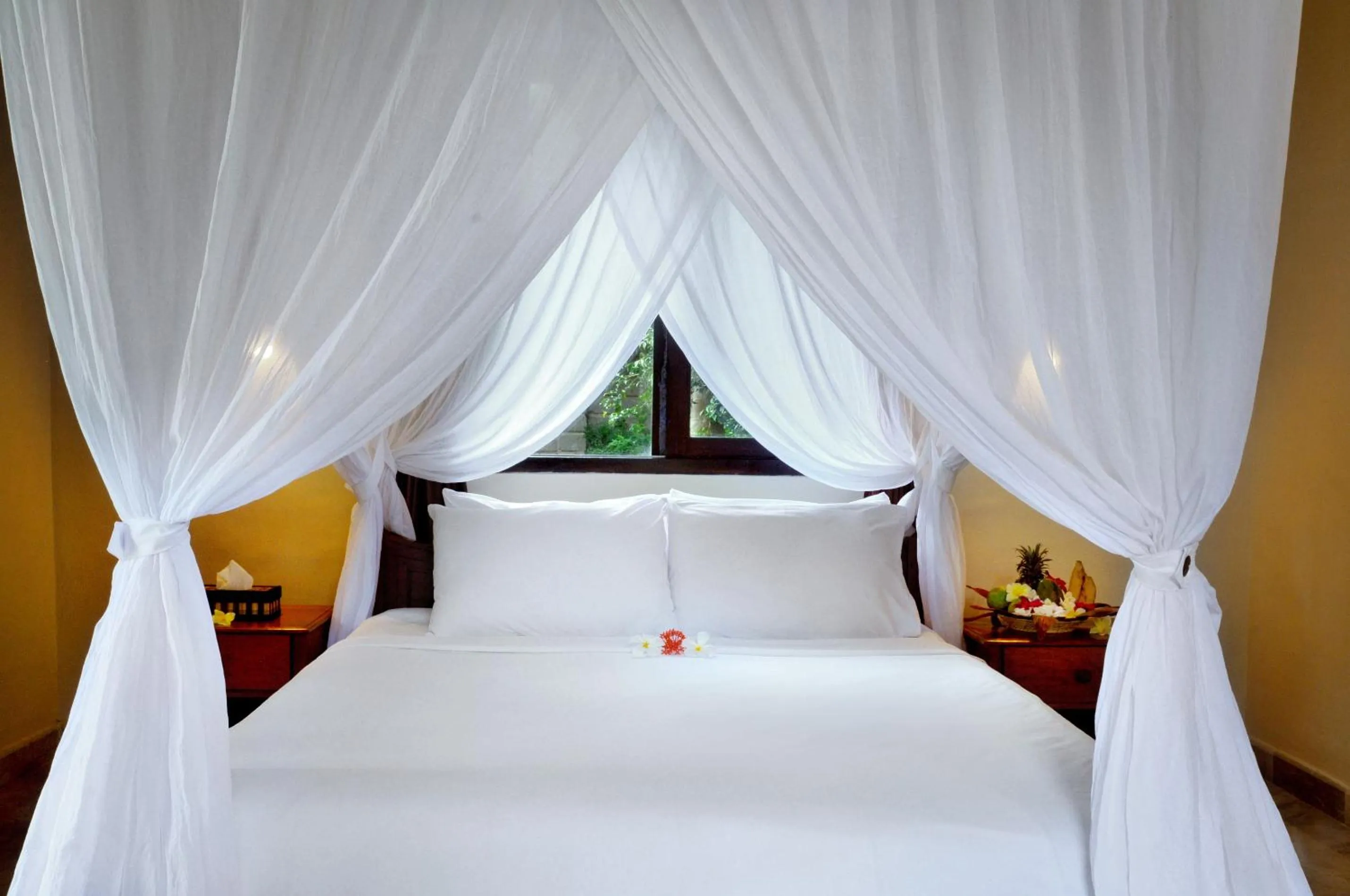 Bedroom, Bed in Coral View Villas