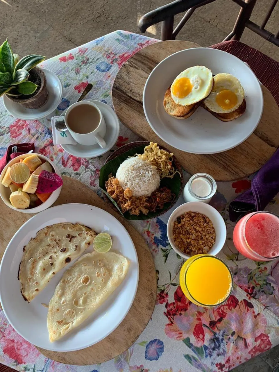 Breakfast in Coral View Villas